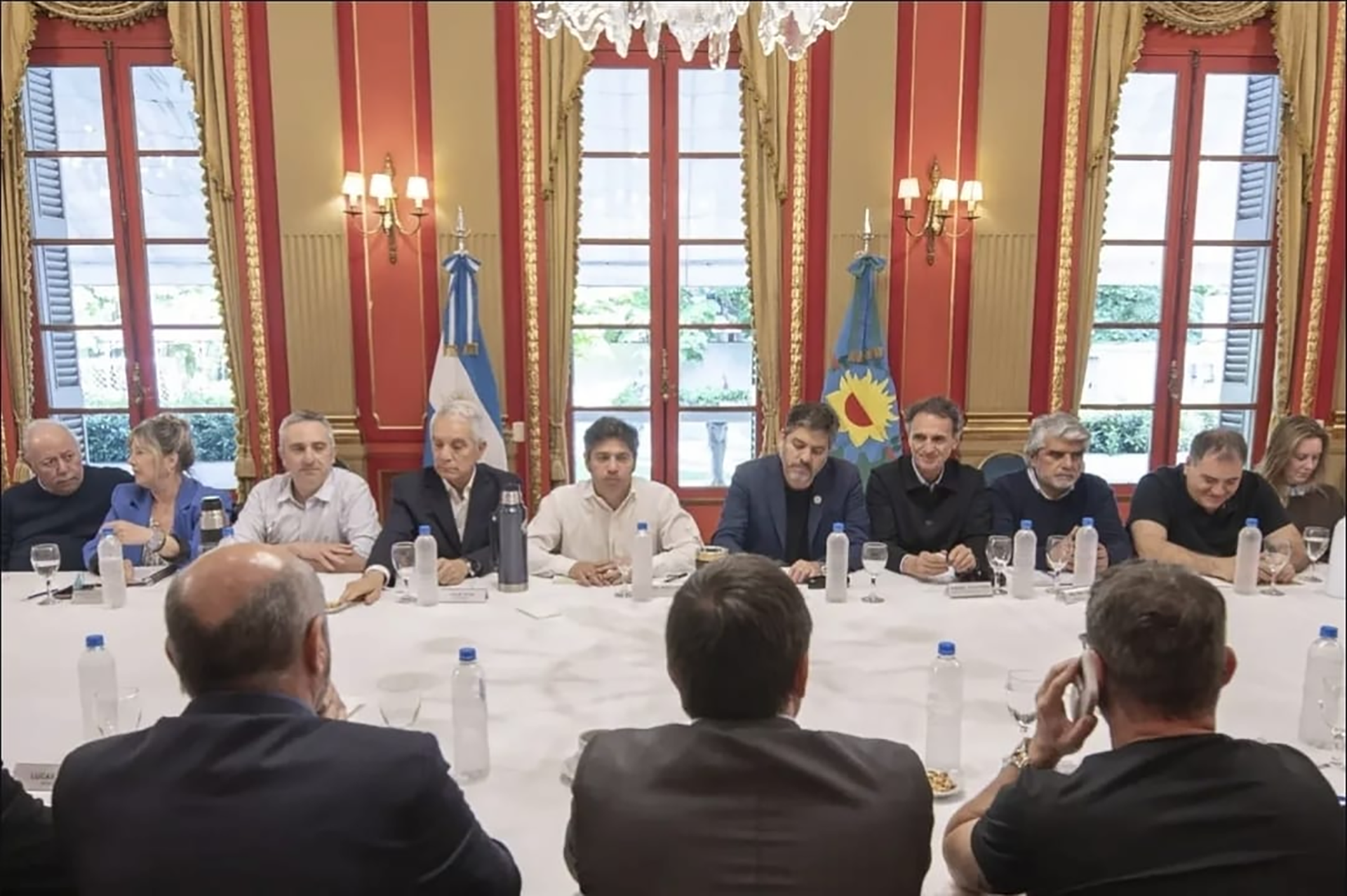 Reelecciones, PASO bonaerenses y construcci&oacute;n propia: qu&eacute; dej&oacute; la reuni&oacute;n de Kicillof con sus intendentes