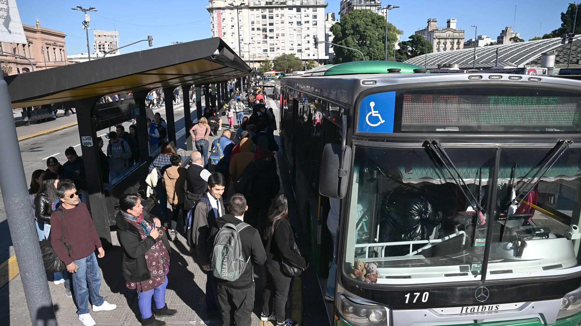 La UTA logr&oacute; una mejora salarial y desactiv&oacute; el riesgo de un nuevo paro en el AMBA