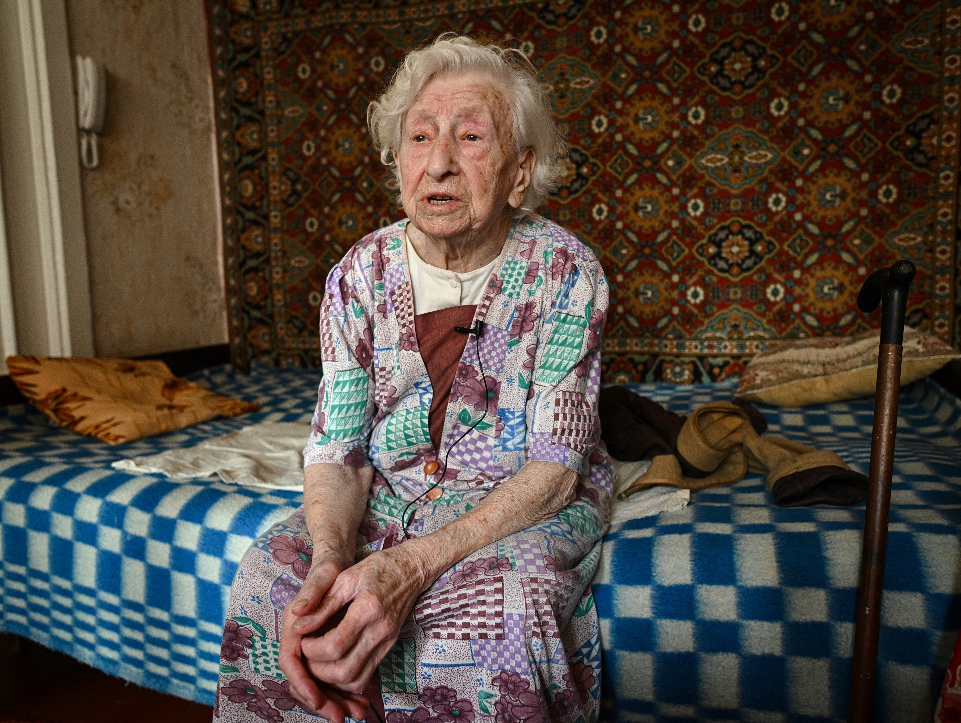 Lyubov Petukhova, de 99, habla desde Kryvyj Rig, en el centro de Ucrania (AFP)
