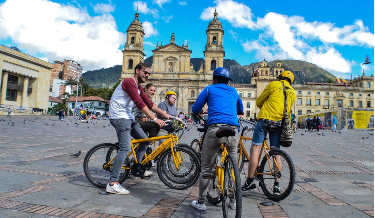 Cuáles son los cinco bici tour más buscados en internet, Barcelona y Bogotá son líderes