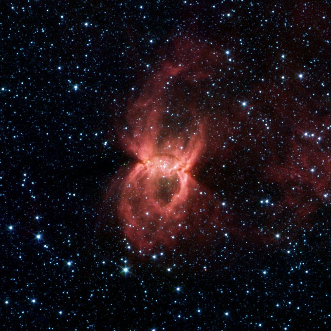 La NASA captó esta foto de la Nebulosa de la Viuda Negra