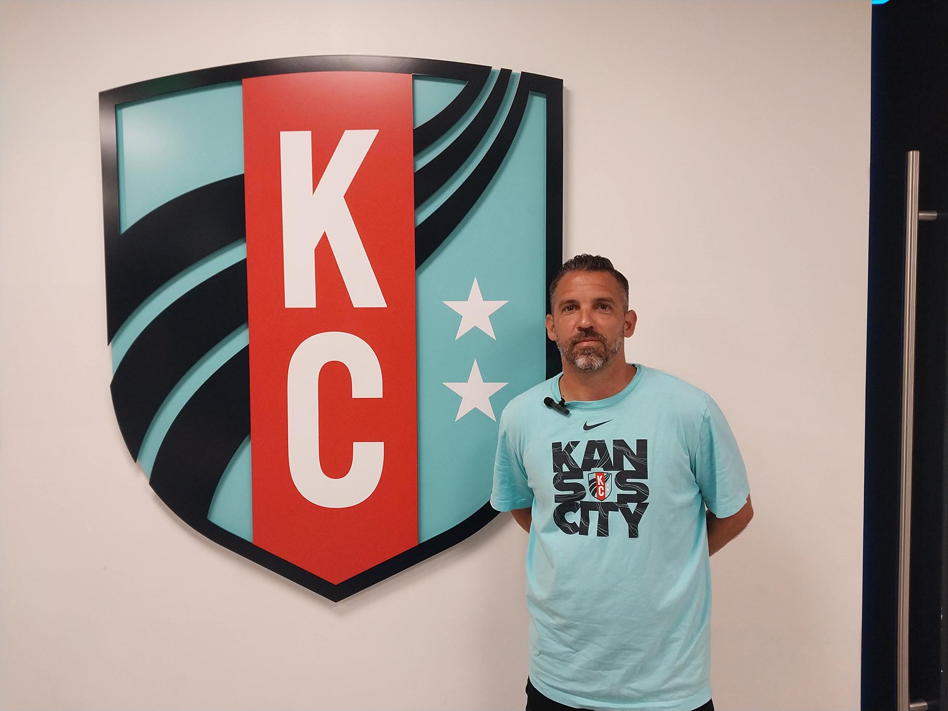 Jug&oacute; con el Piojo L&oacute;pez, trabaja en un club top, vive en Kansas City hace 25 a&ntilde;os y recibi&oacute; una invitaci&oacute;n especial para ver a la Selecci&oacute;n