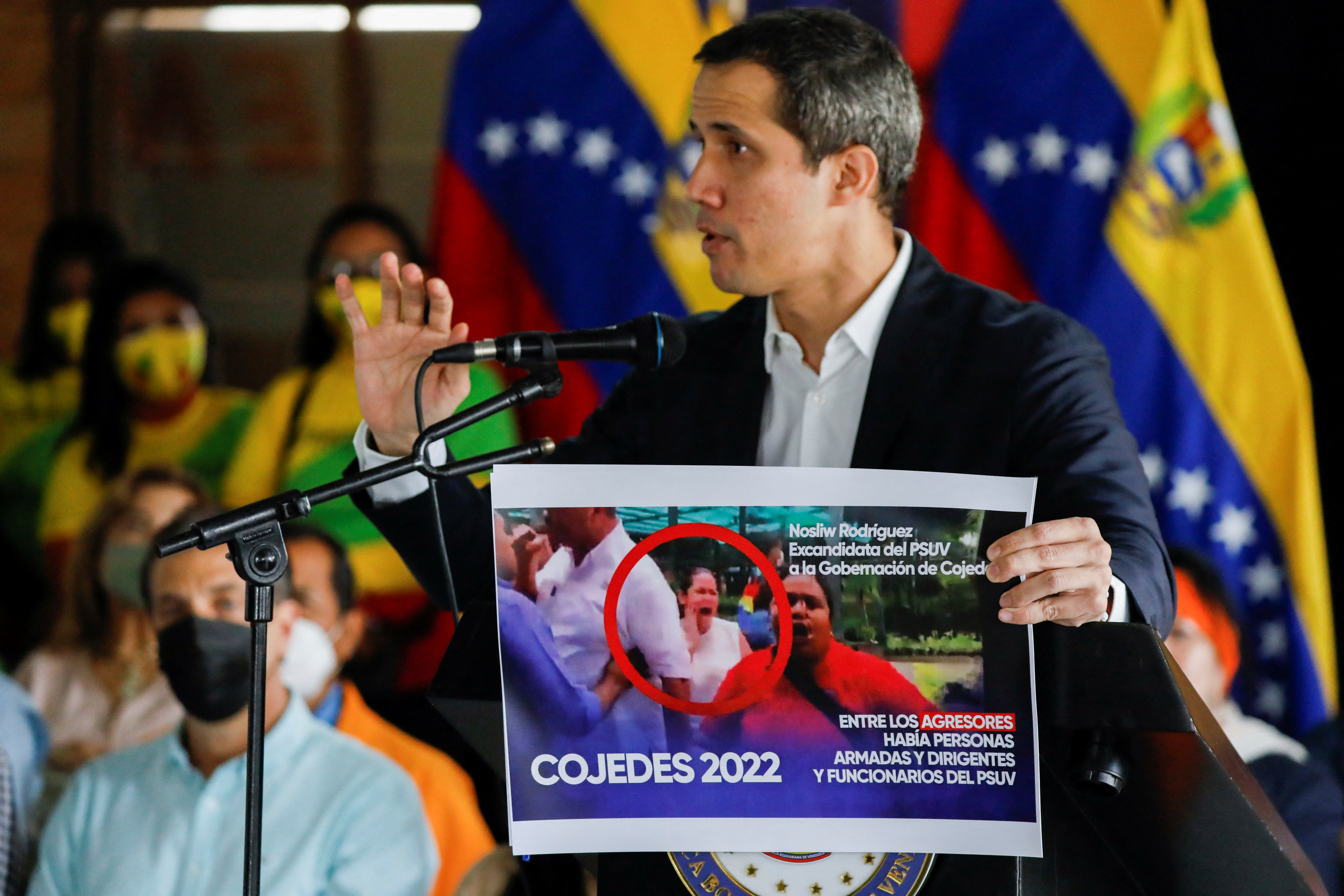 Juan Guaidó se refirió a la violencia que sufrió en los últimos días (REUTERS/Leonardo Fernández Viloria)