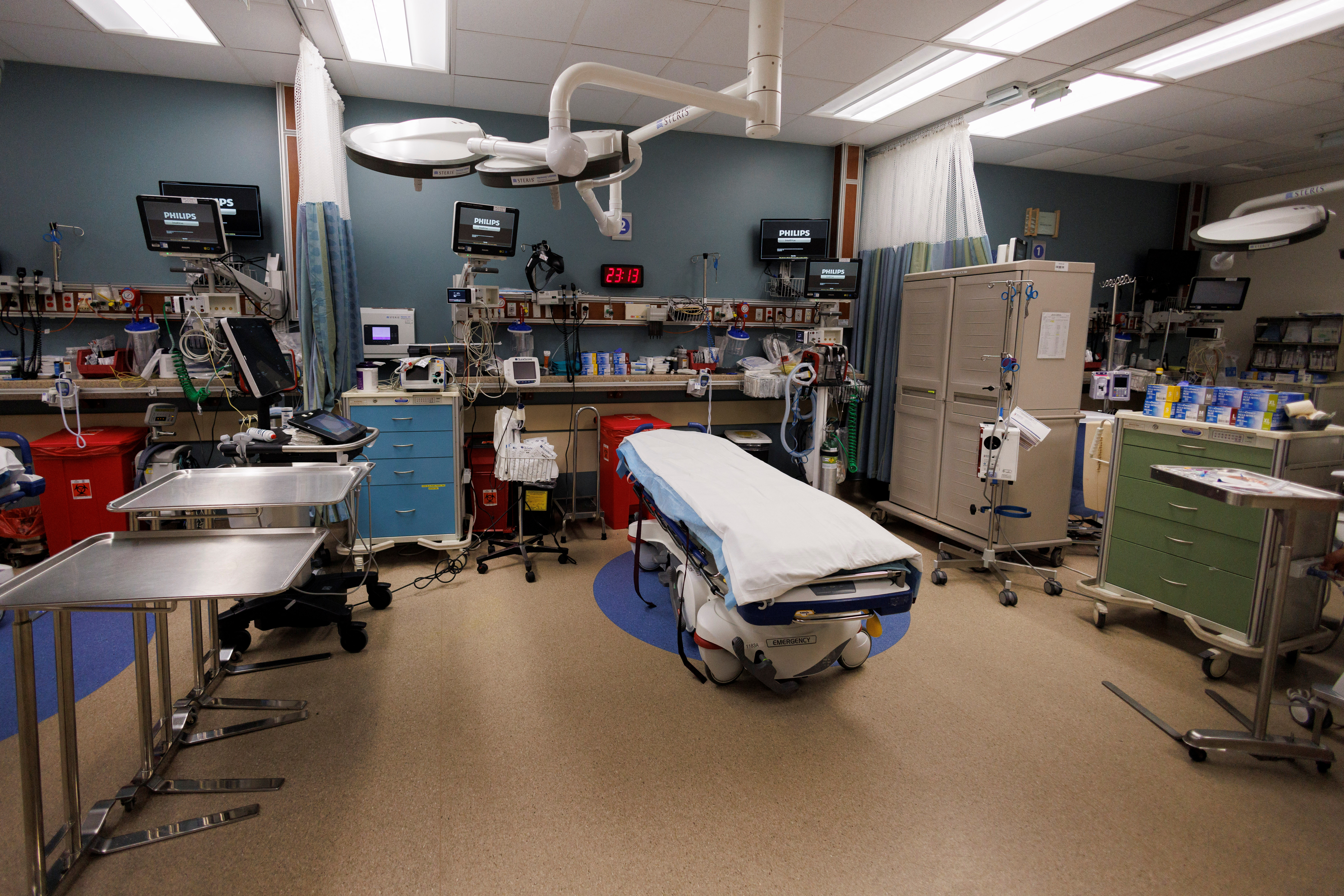 An empty trauma bed awaits patients injured while trying to illegally enter the United States from Mexico at Scripps Mercy Hospital’s trauma unit in San Diego, California , U.S., May 25, 2022.  REUTERS/Mike Blake
