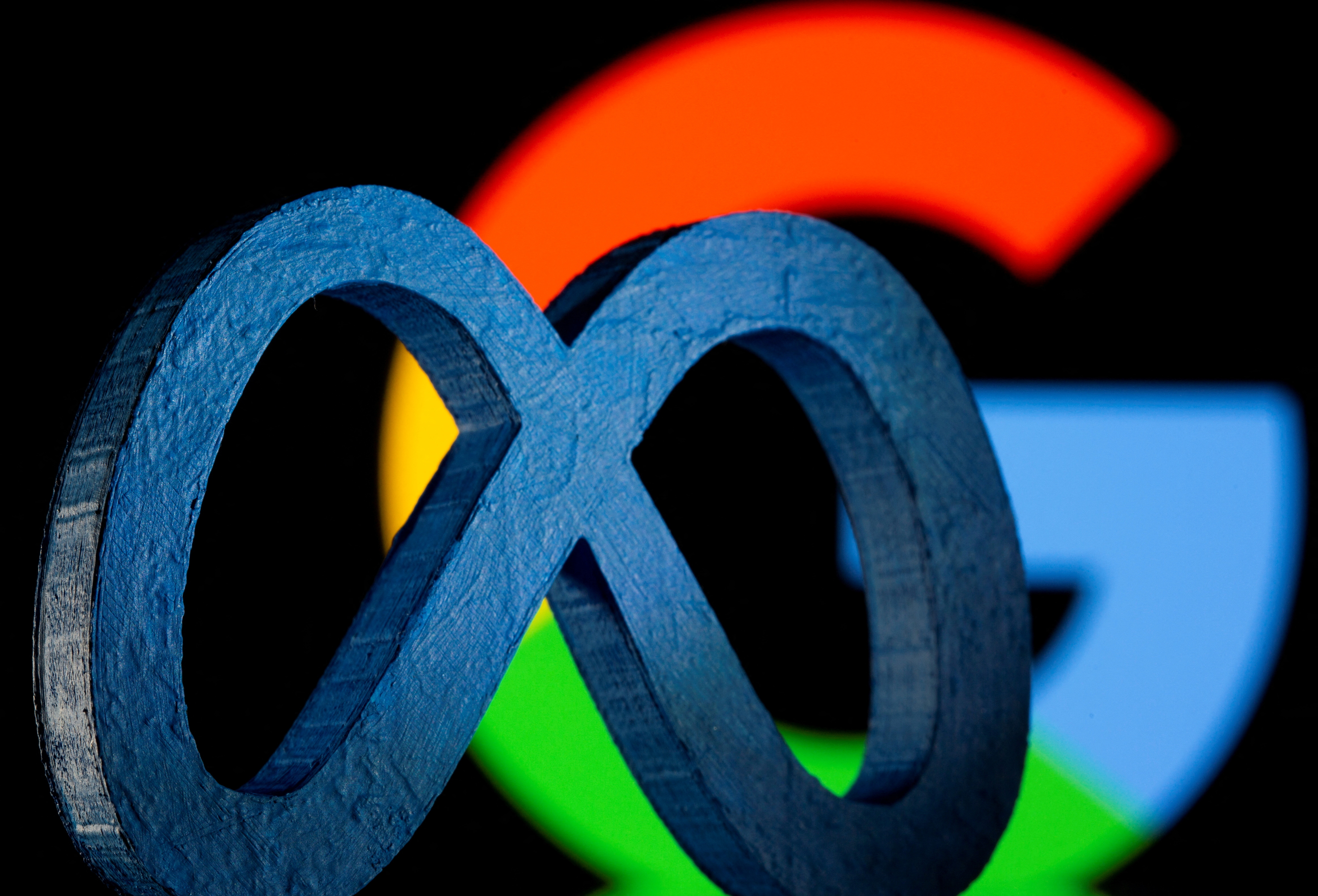 Meta compartió los resultados de su investigación con Google y Apple para ayudar a las compañías a mejorar sus sistemas de seguridad y proteger a los usuarios. REUTERS/Dado Ruvic/Illustration/File Photo