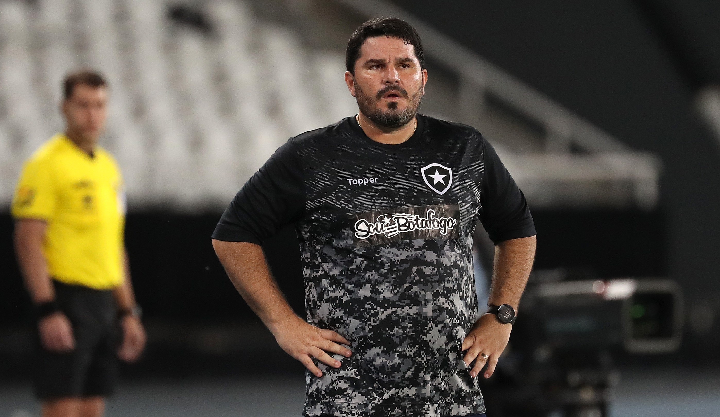 Botafogo destituye a su técnico tras el descenso a la Segunda División de  Brasil - Infobae