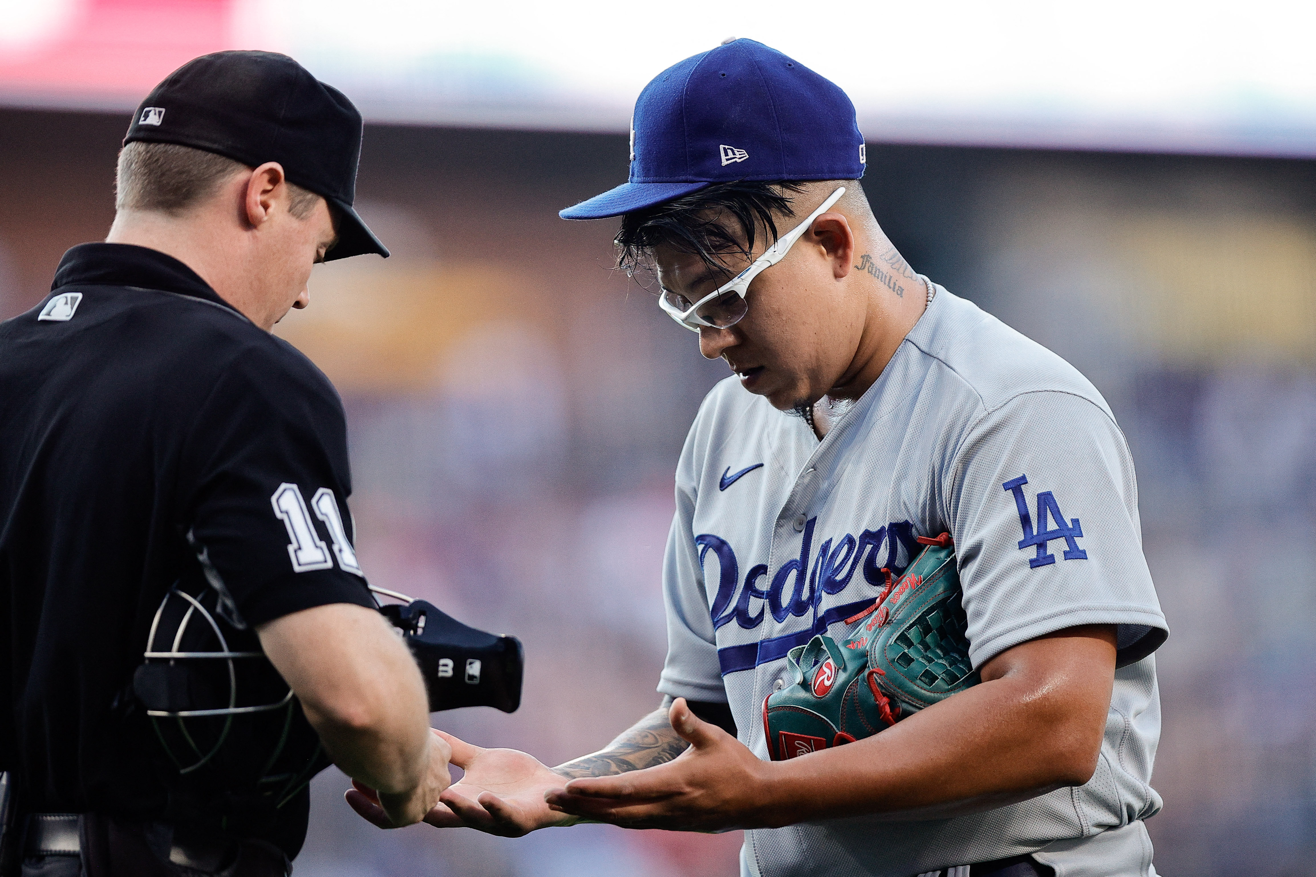 Julio Urías buscará llevar a los Dodgers a su octavo título de Serie Mundial (Foto: Isaiah J. Downing/REUTERS)
