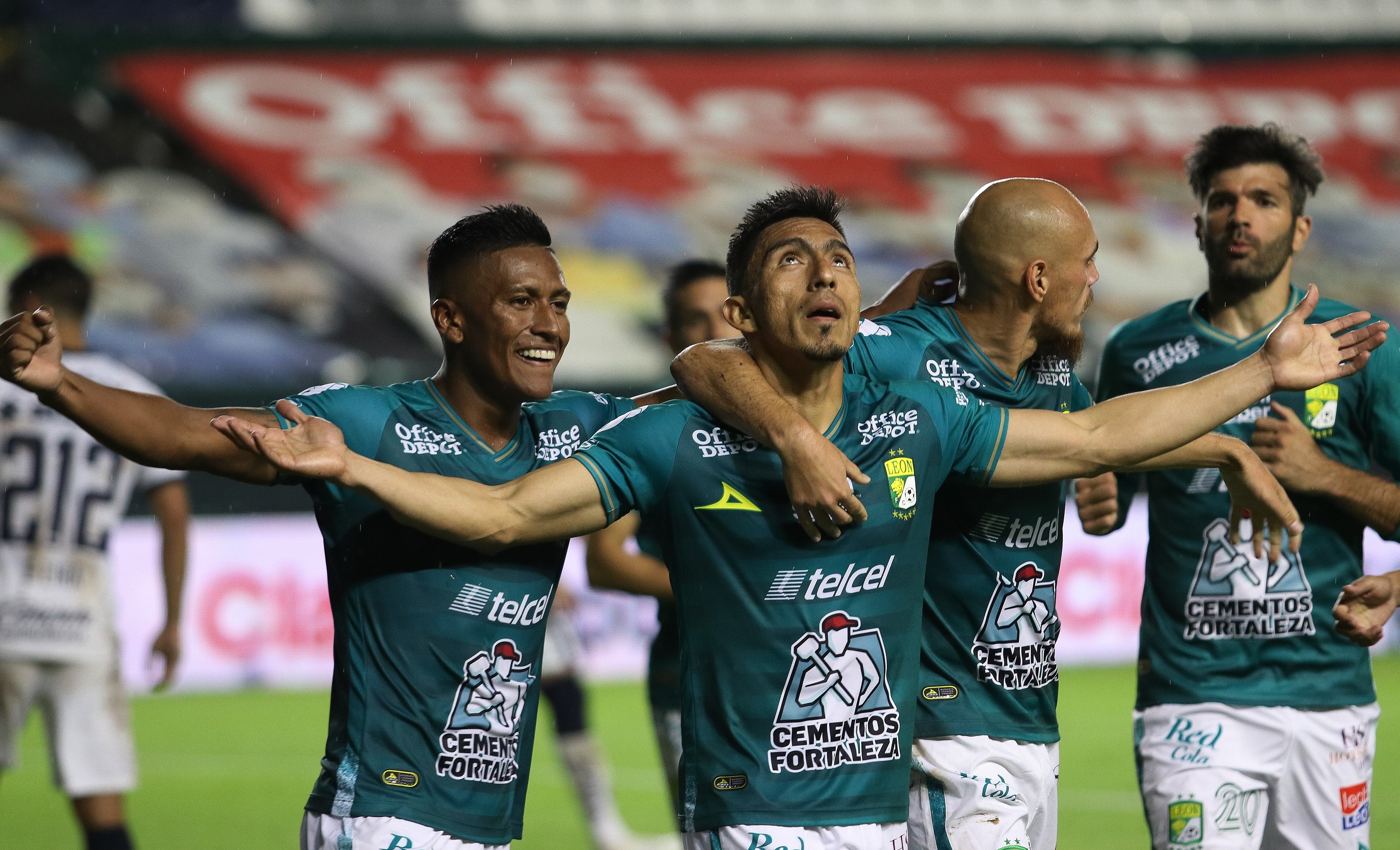 León fue líder del torneo regular y la mejor defensiva del campeonato, pero sufrió ante Puebla, el peor clasificado en Liguilla (Foto: EFE)
