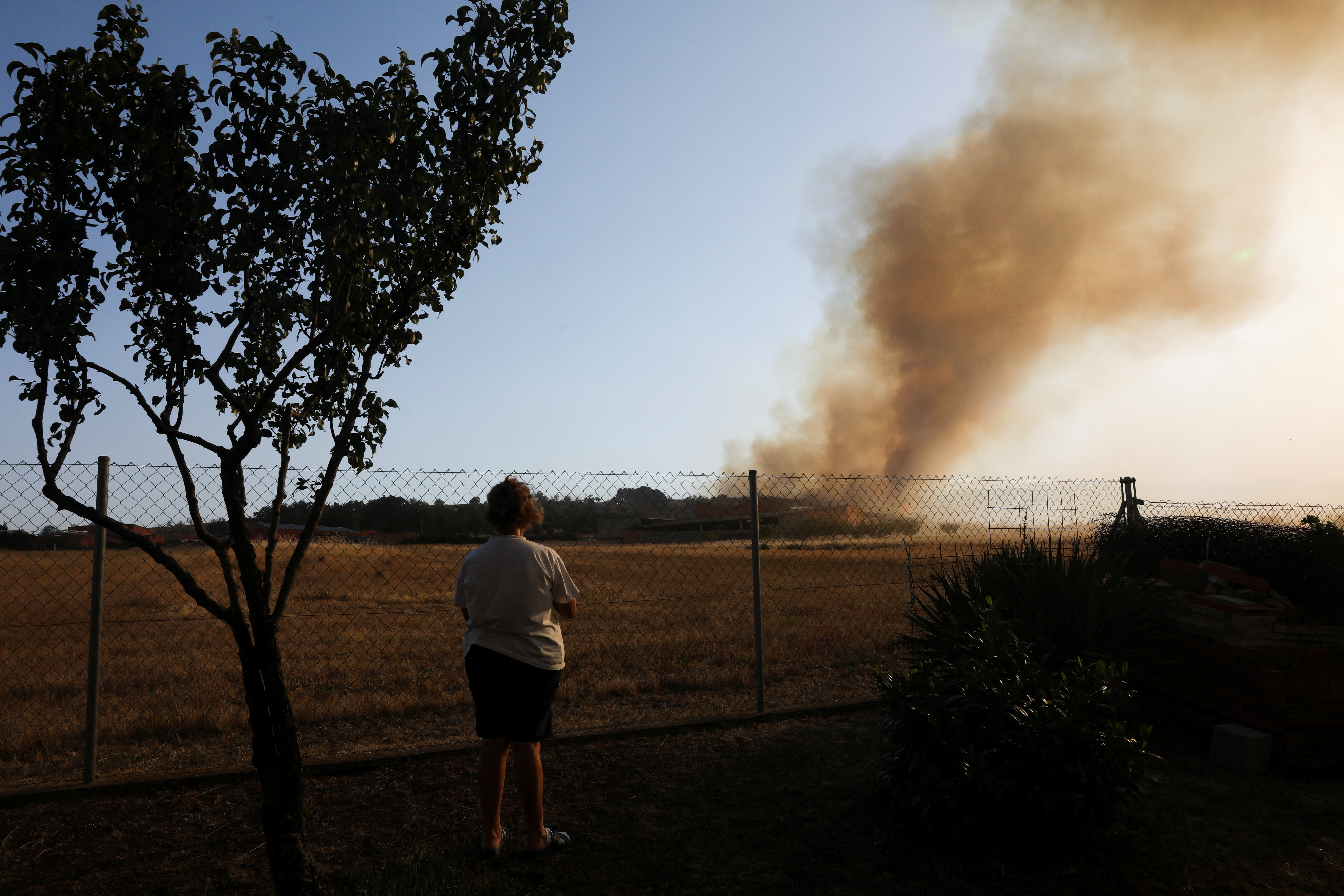 Los incendios registrados en España también provocaron la muerte de un pastor en la provincia de Zamora (REUTERS/Isabel Infantes)