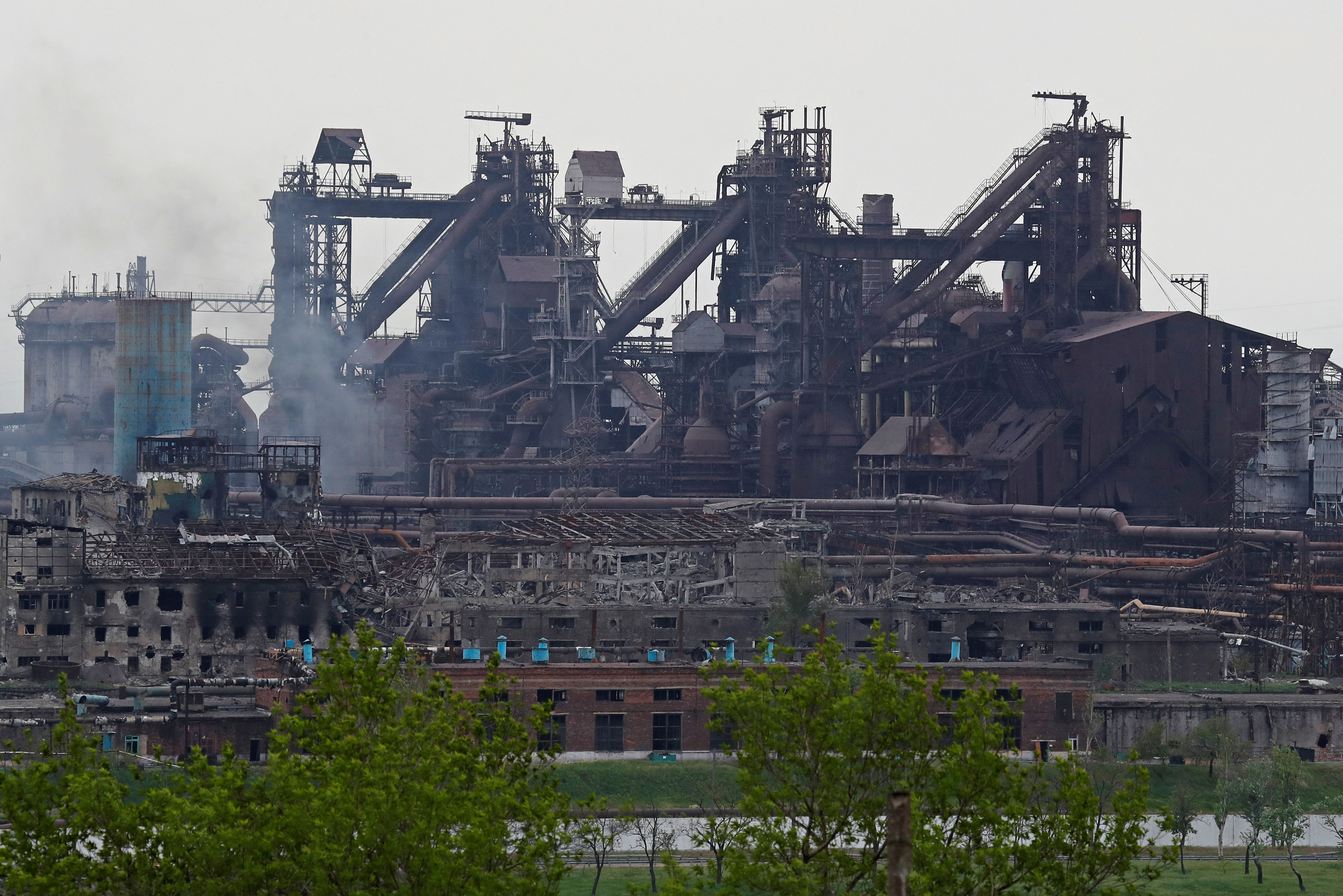 Las instalaciones destruidas de Azovstal Iron and Steel Works durante el conflicto entre Ucrania y Rusia en la ciudad portuaria del sur de Mariupol, Ucrania 13 de mayo de 2022. REUTERS/Alexander Ermochenko
