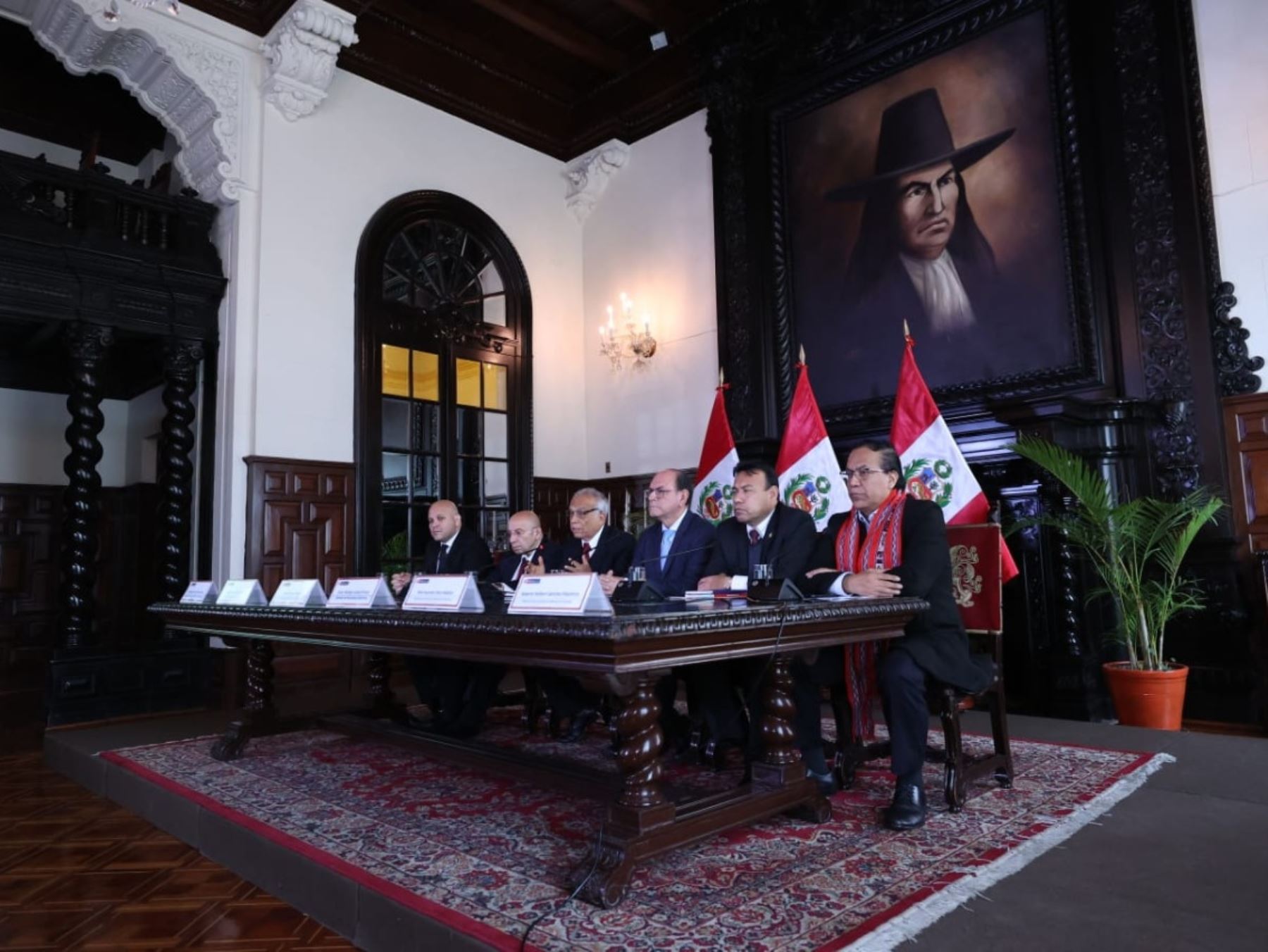 Los ministros explicaron los seis ejes del documento "Consenso por el Perú". Andina.