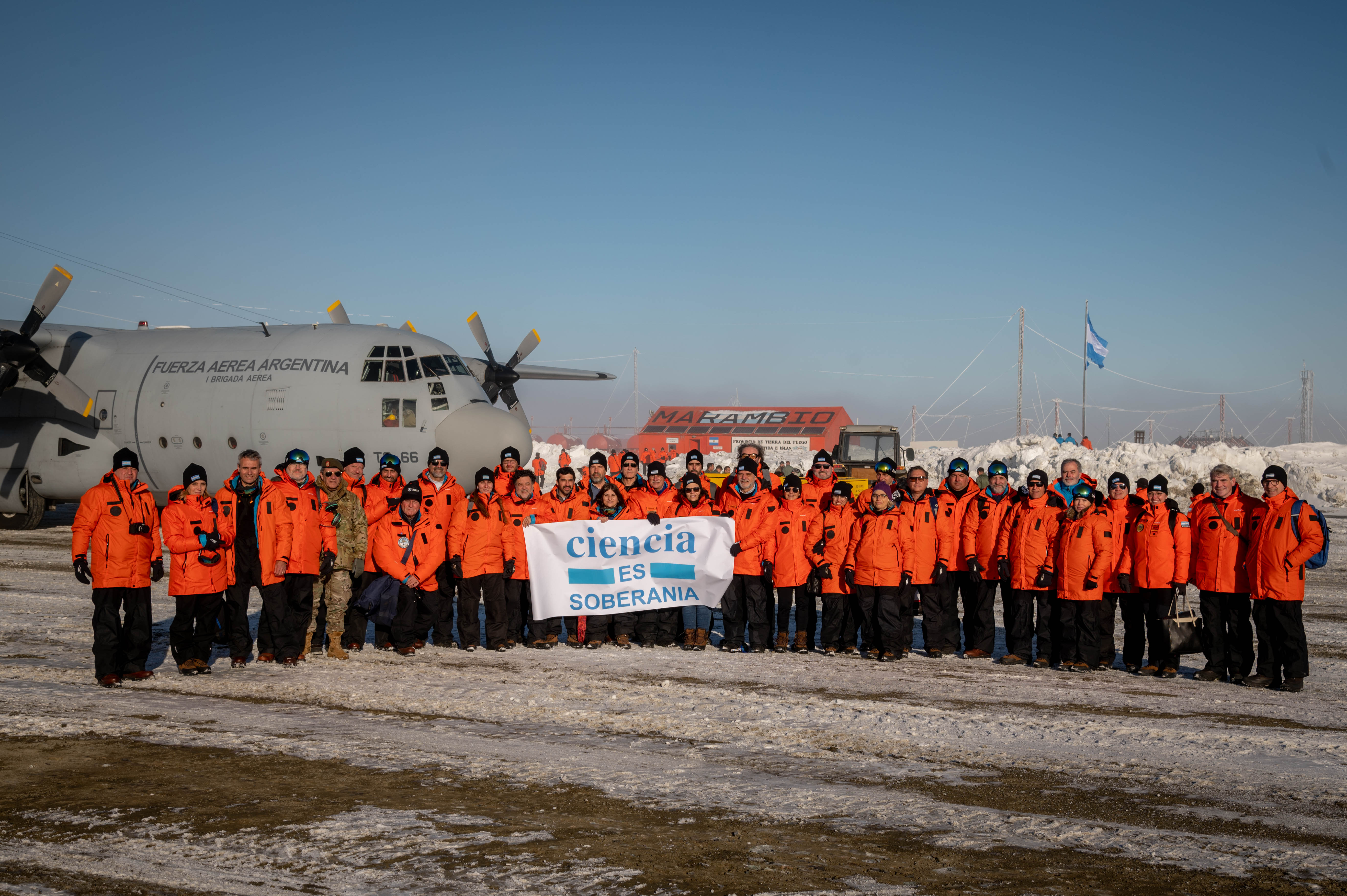 Las 57 fotos de la imponente sesión del CICyT que se realizó por primera vez en territorio antártico 
