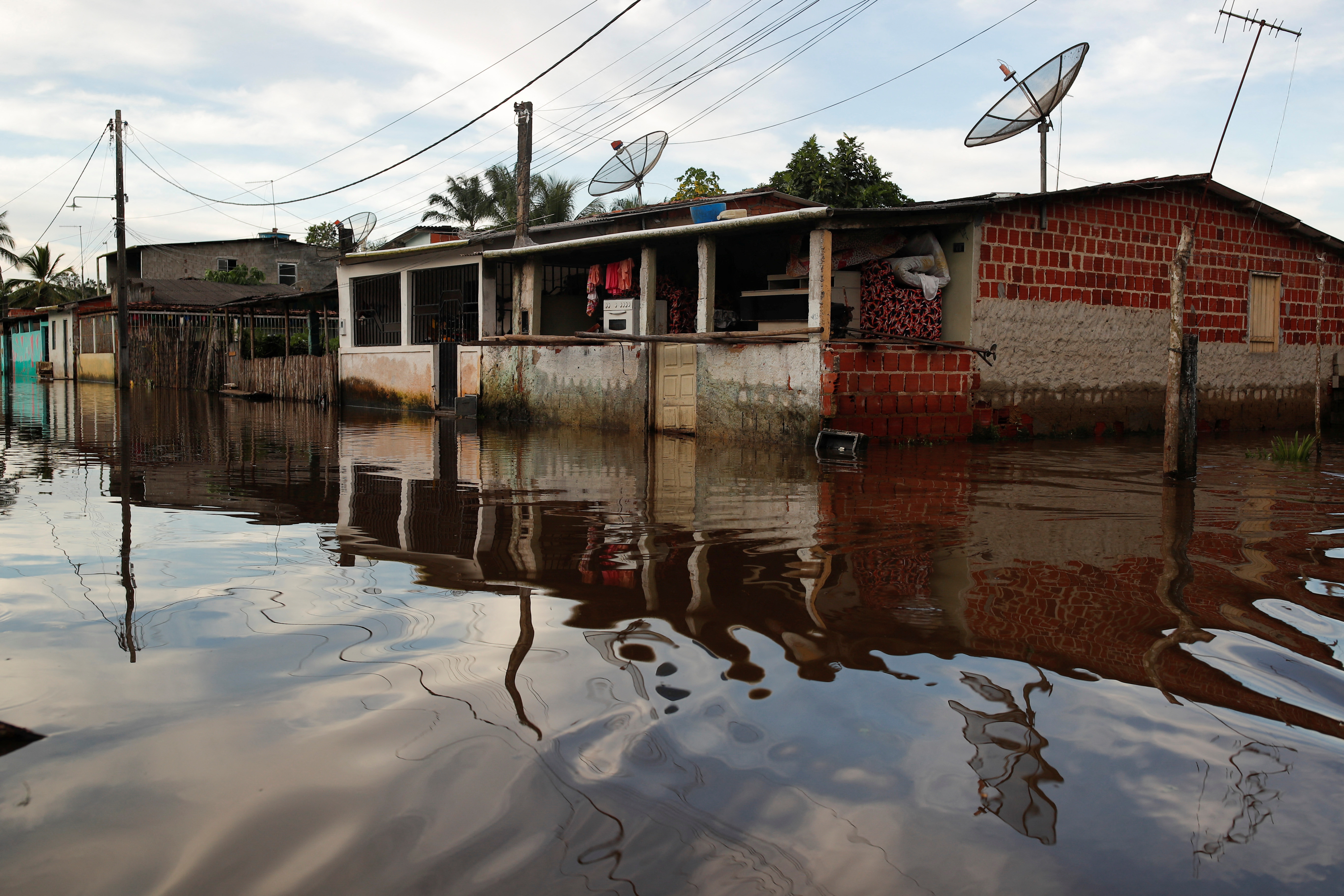 El gobierno de Brasil asignó 200 millones de reales (35,5 millones de dólares) en fondos de ayuda (REUTERS/Amanda Perobelli)