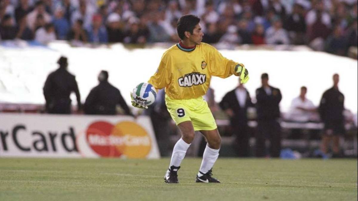Jorge Campos fue una de las primeras figuras de talla internacional que llegó a la MLS (AP)