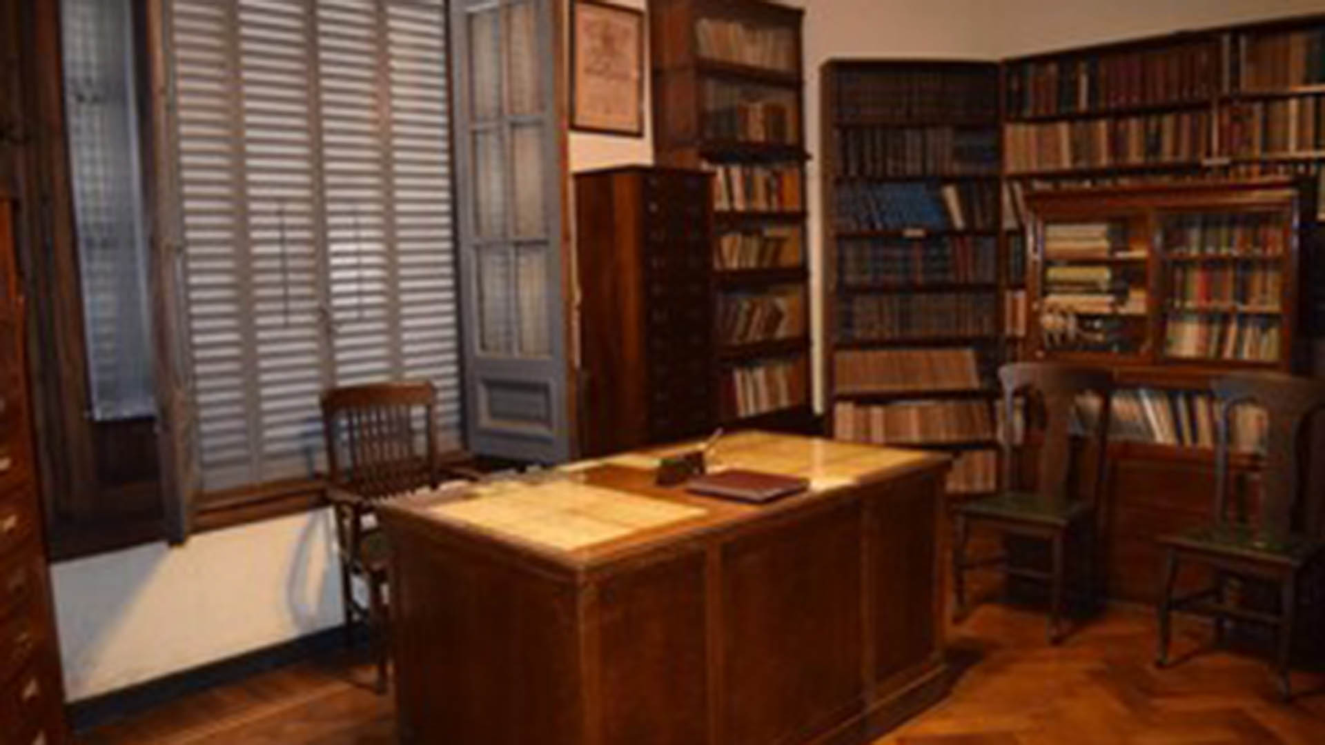 La biblioteca y despacho de Houssay hoy puede visitarse en el museo que lleva su nombre 
