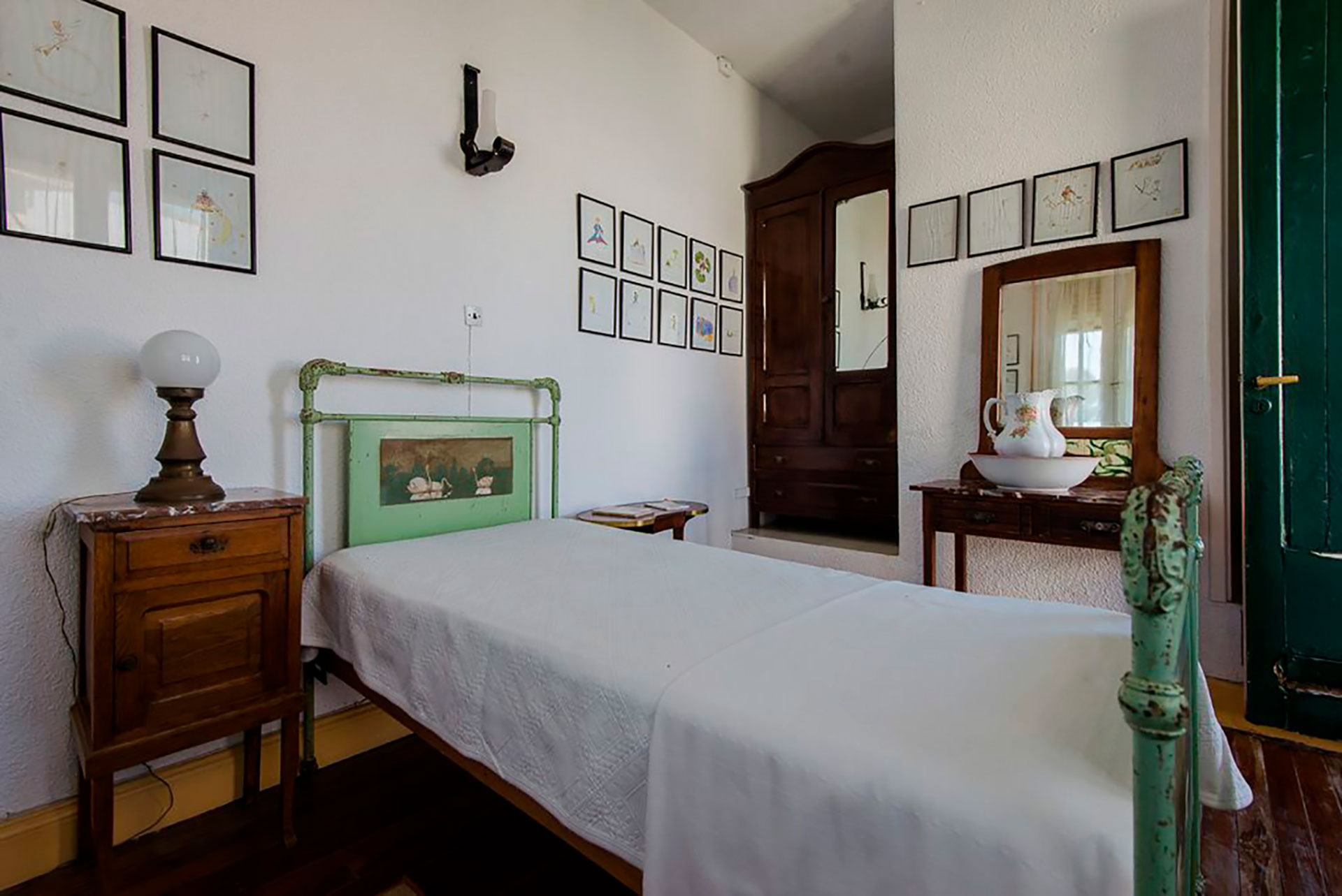 La habitación del escritor Antoine de Saint Exupery conserva los muebles originales y puede visitarse (gentileza Viejo Hotel Ostende)