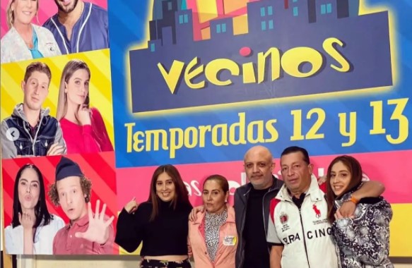 Durante el rodaje, el productor de la emisión invitó a la familia Pérez Ocaña a visitar el set de grabaciones de la serie (Foto: Instagram@berthaocaa)