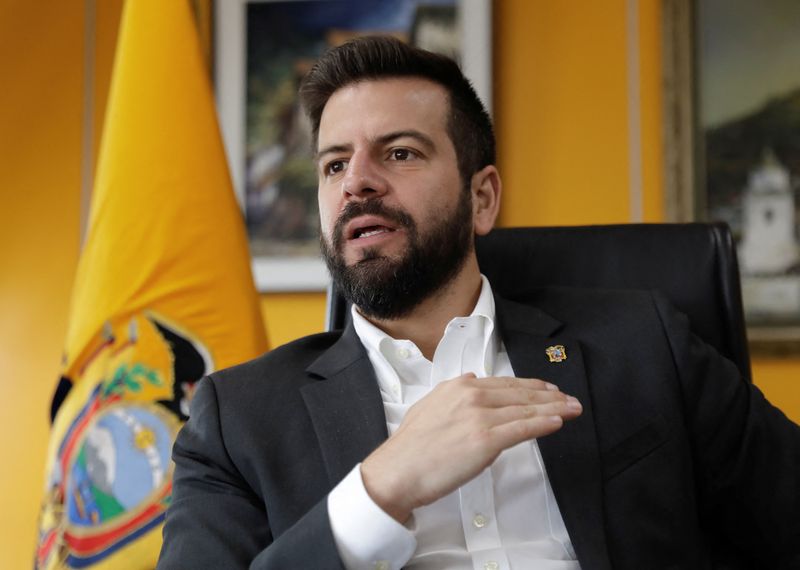 El ministro de Economía y Finanzas, Pablo Arosemena, explicó que el decreto ley ya ha sido enviado a la Corte Constitucional para su correspondiente revisión y validación. (REUTERS)