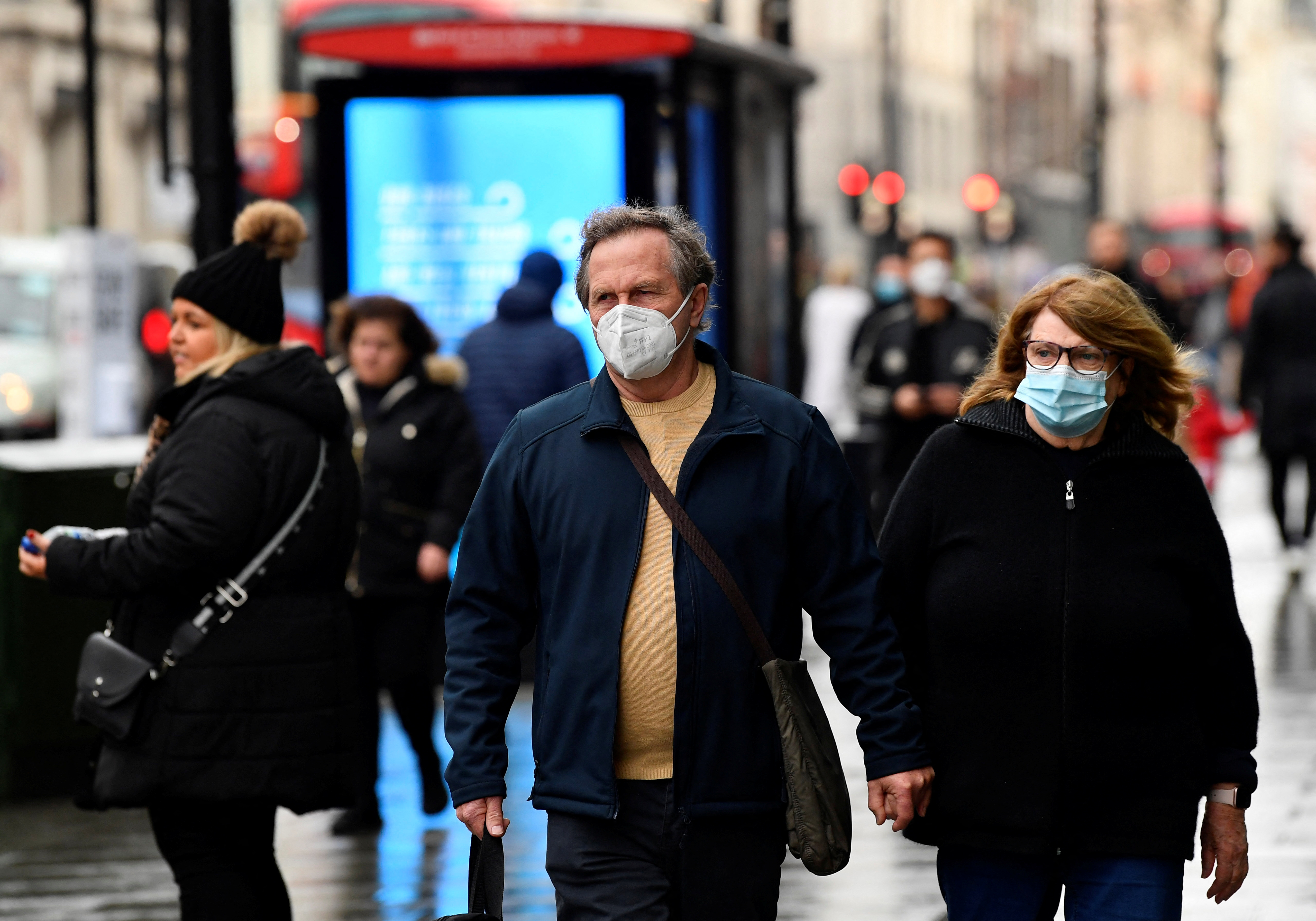 Los sublinajes de la variante Ómicron del coronavirus BA.5 y BA.4 ya se han detectado en 62 y 58 países respectivamente/ REUTERS/Toby Melville