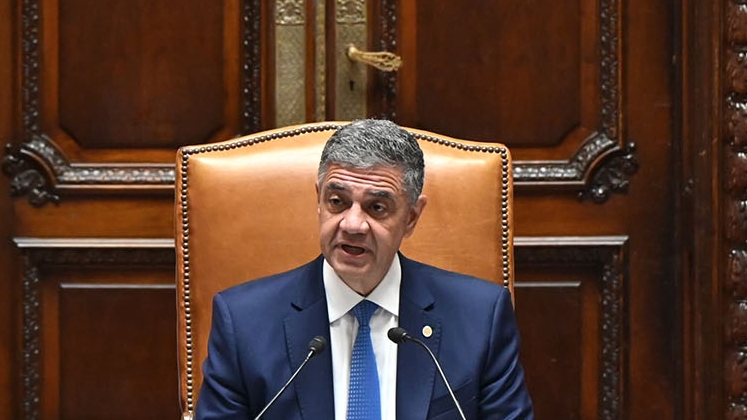 El juez Alexandre de Moraes pidió fijar la fecha para el juicio contra Jair Bolsonaro por el intento de golpe de Estado en Brasil