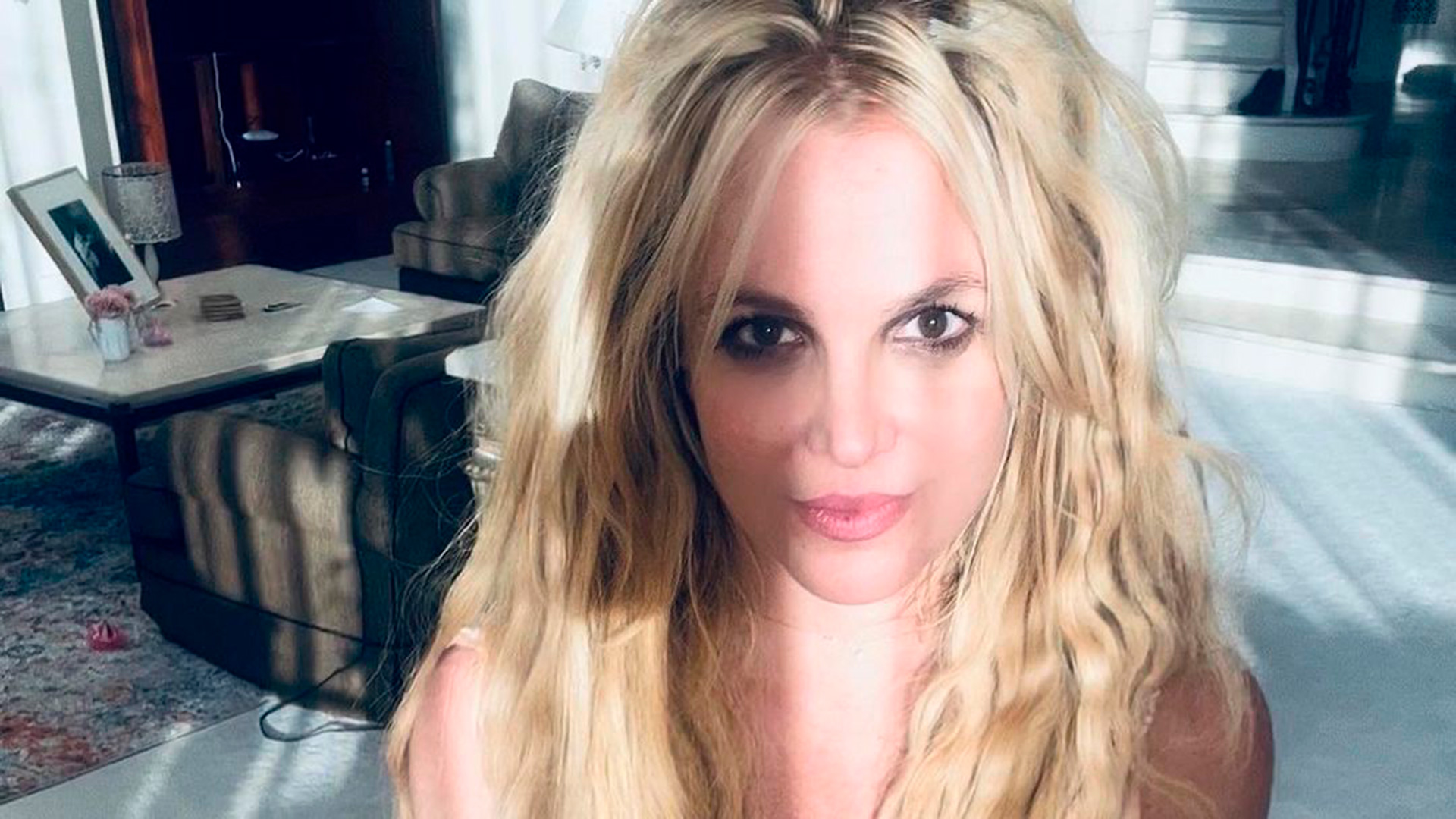 La policía fue a la mansión de Britney Spears para saber si estaba en peligro tras varios llamados de sus fanáticos
