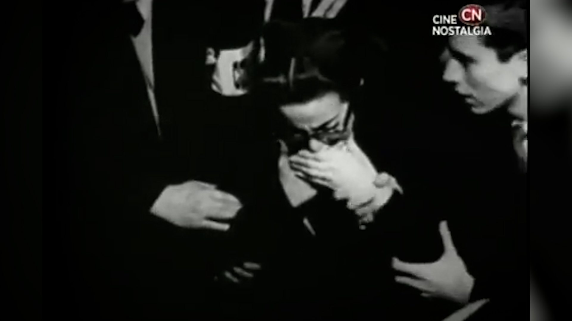En algún momento, María Félix no pudo contenerse y quebró en llanto (Fotos: Captura de pantalla de YouTube/placerculposo)