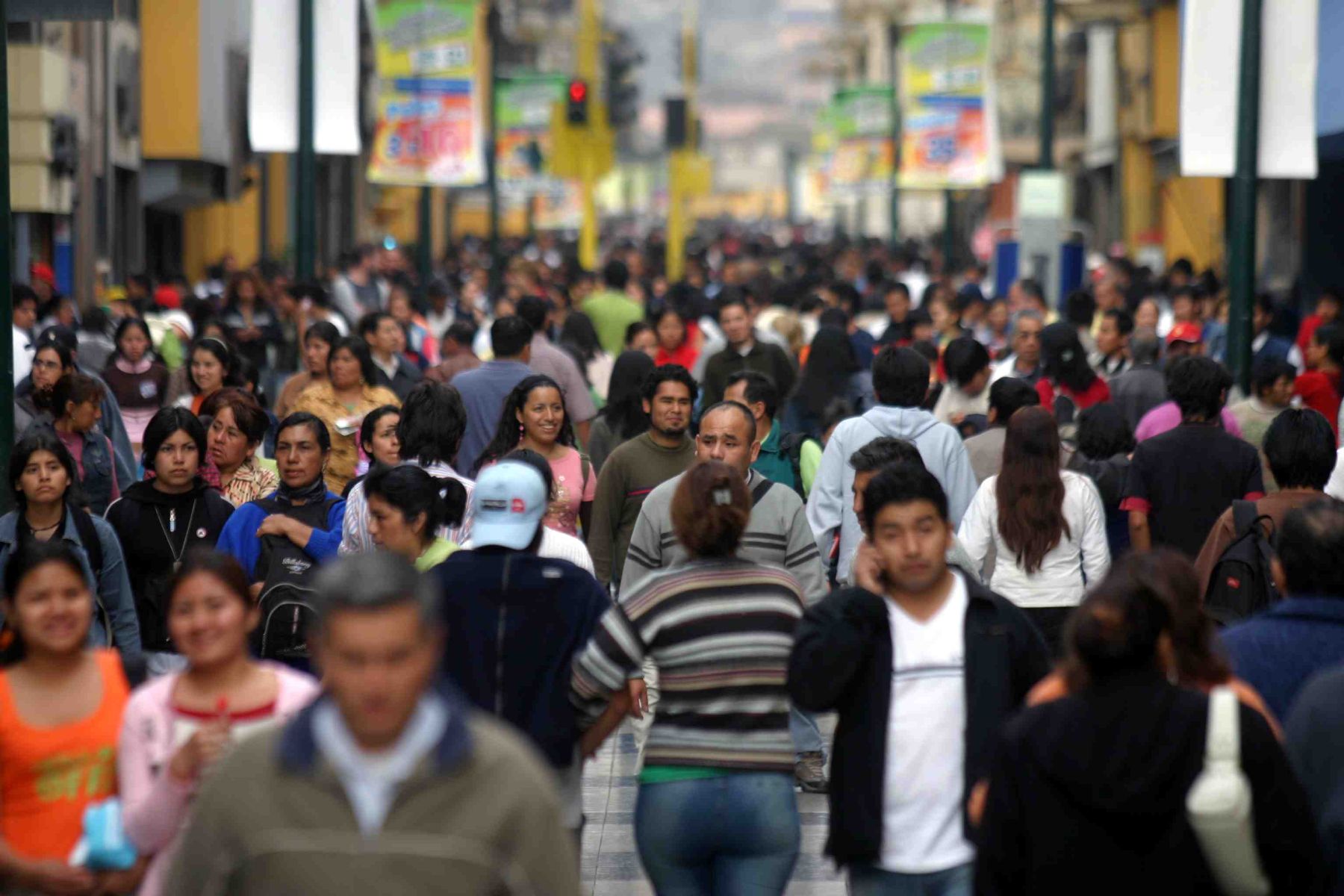 Actualmente, la población total del Perú asciende a 33 millones 726 mil habitantes, según informe del INEI.