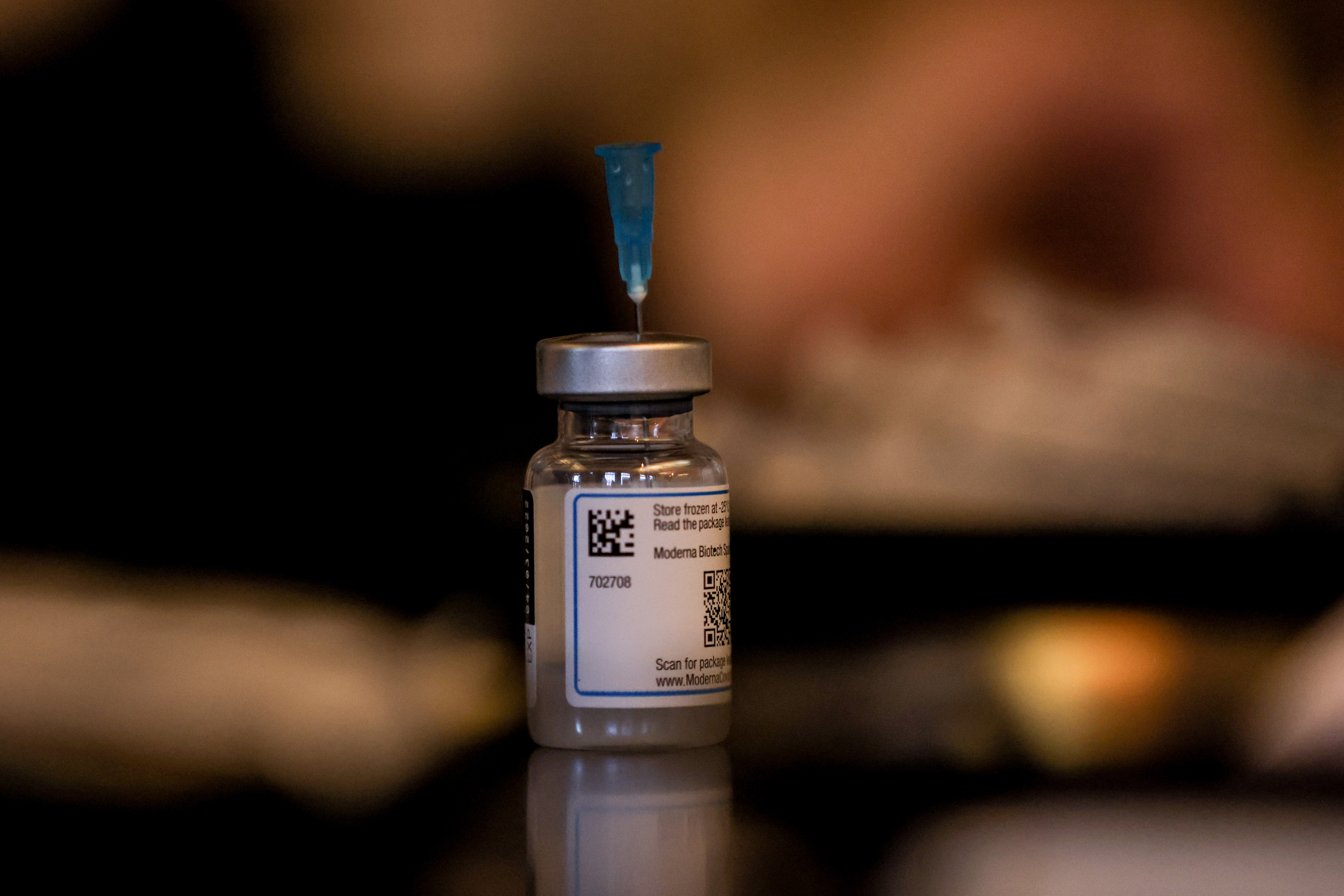 Salud informó que 83 millones 002 mil 950 personas han sido vacunadas contra COVID-19 (EFE/EPA/FILIP SINGER)
