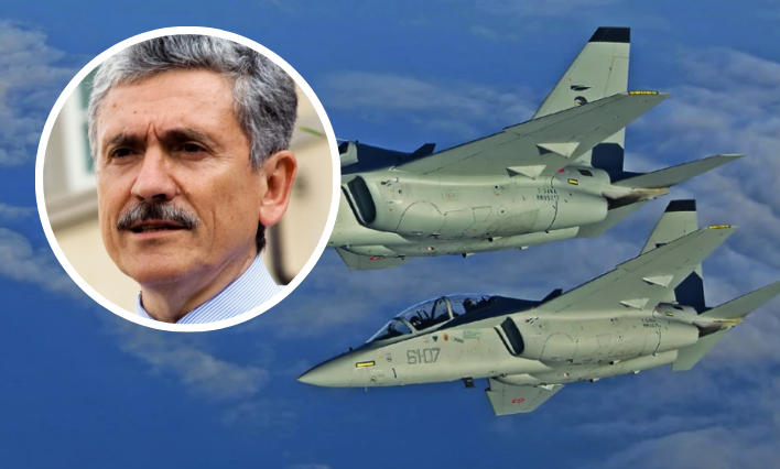 Exprimer ministro de Italia Massimo D’Alema es investigado por la venta de aviones y naves a Colombia