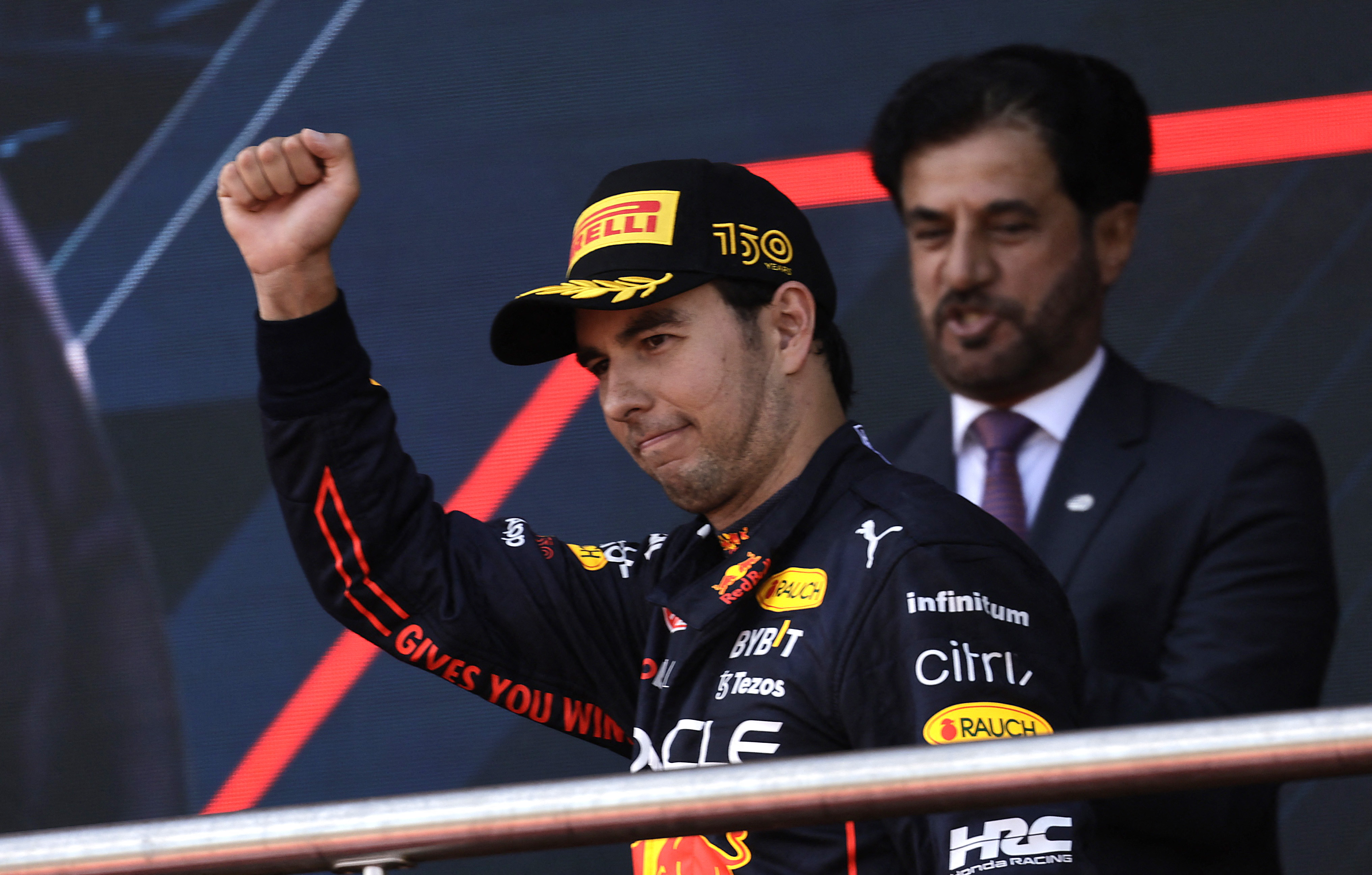 Sergio Pérez subió de escalón en el campeonato mundial de pilotos tras quedar segundo lugar en el Gran Premio de Azerbaiyán. (Foto: REUTERS/Leonhard Foeger)