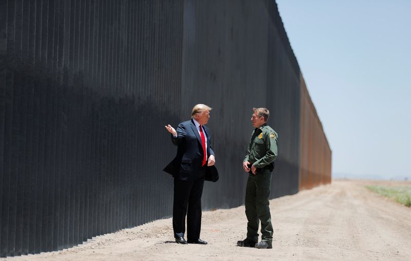 El ex presidente se vanaglorió de haber deportado a decenas de miles de migrantes y de haber empezado a construir un muro en la frontera con México, parado por Biden, y que él promete ampliar si vuelve a la Casa Blanca. (REUTERS)