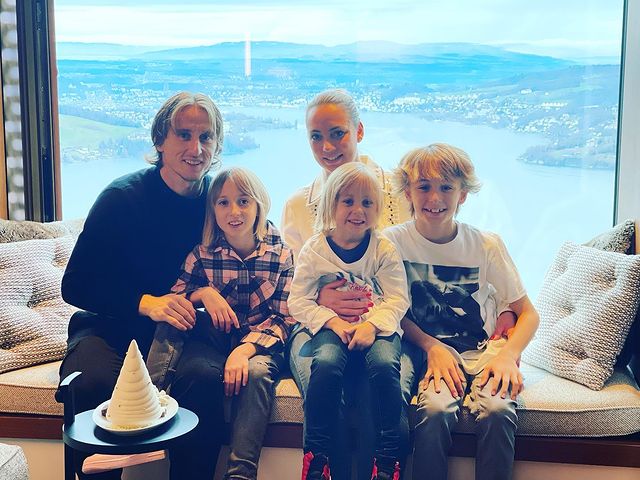 Luka Modric se recuperó del COVID-19 y celebró la Navidad con su familia.