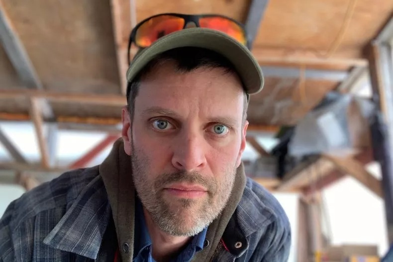 Tim Boucher escribió 97 libros con ayuda de ChatGPT y tiene la intención de llegar hasta las 1.000 publicaciones. (NewsWeek)