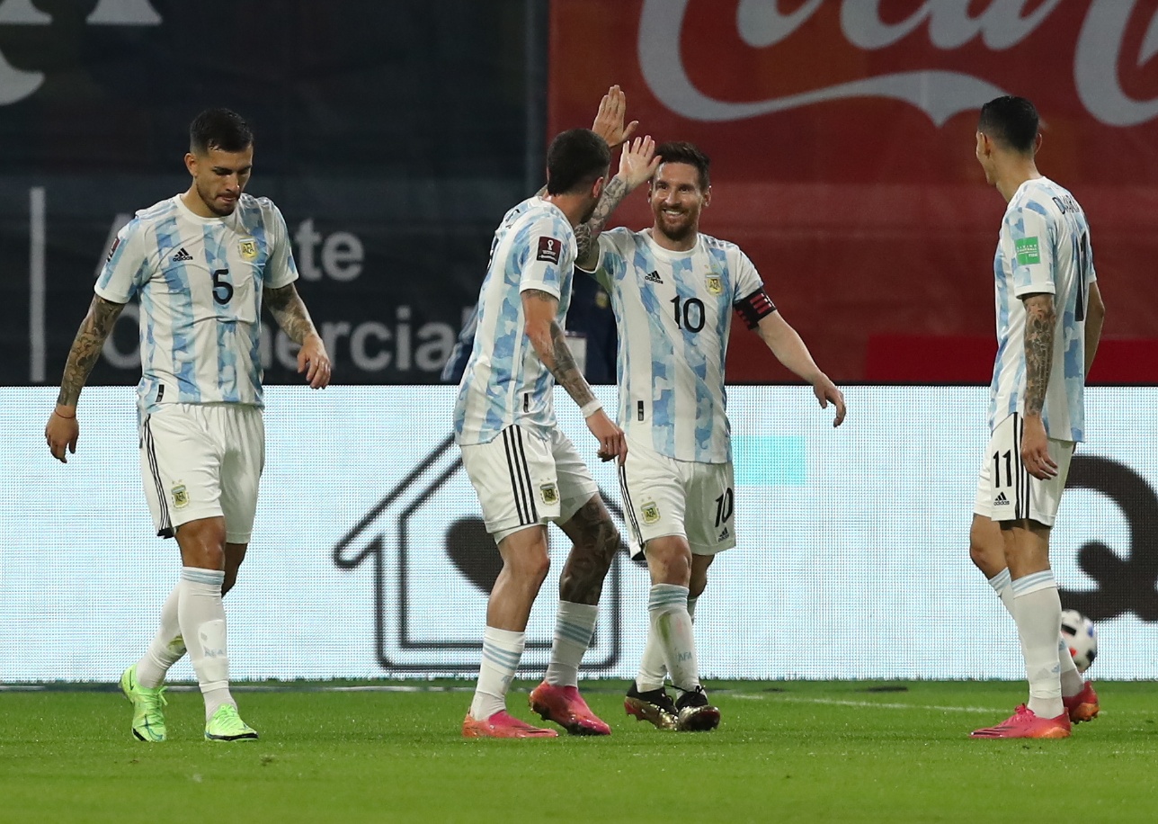 Lionel Messi anotó un gol de penal y fue una de las figuras en el empate entre Argentina y Chile en el Estadio Único de Santiago del Estero (REUTERS/Agustin Marcarian)