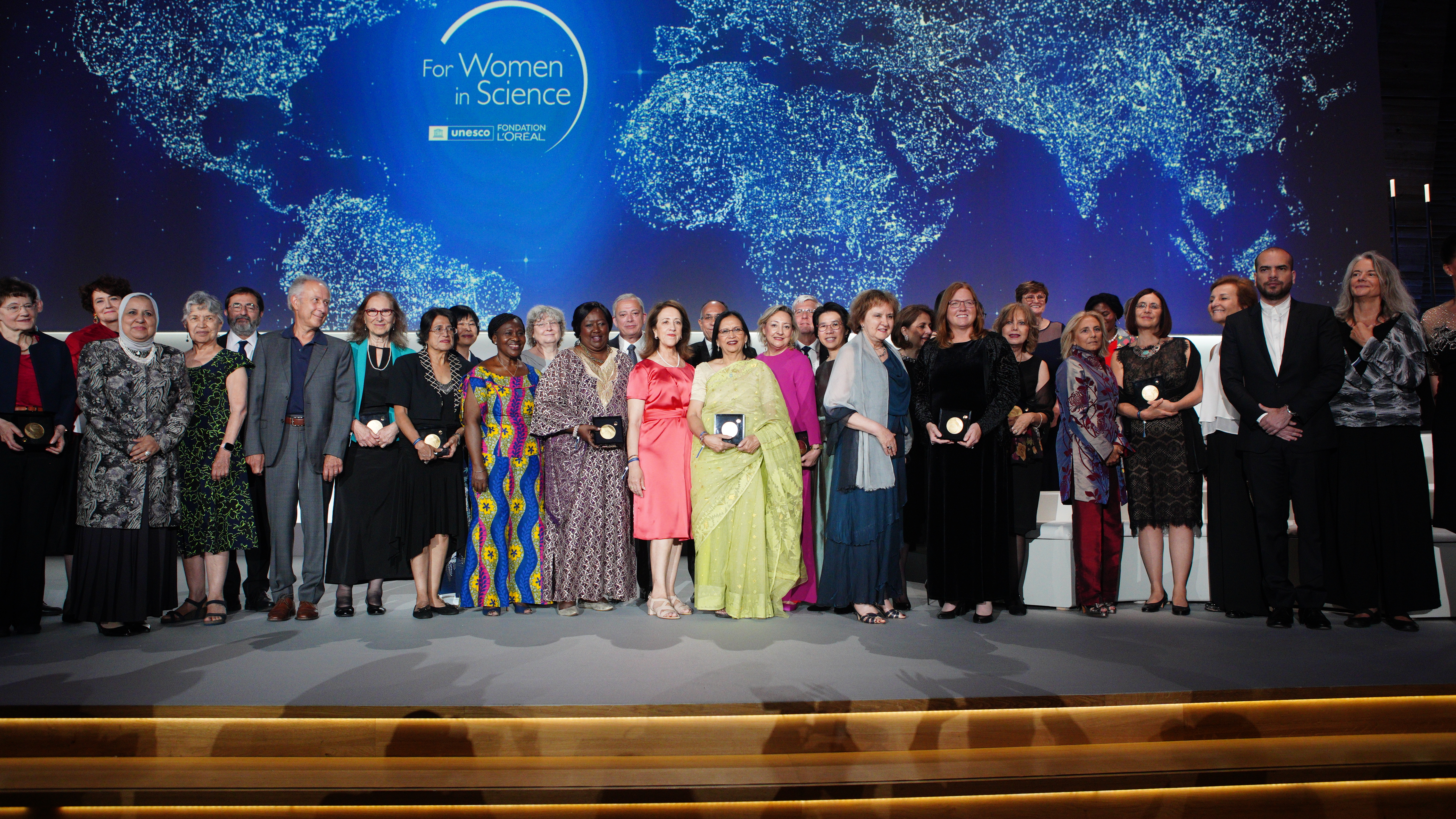 La gala final del Premio L´Óreal- Unesco Por las mujeres en la ciencia de los años 2020, 2021, 2022 en el magnifico auditorio central del edificio de la Unesco en París. 