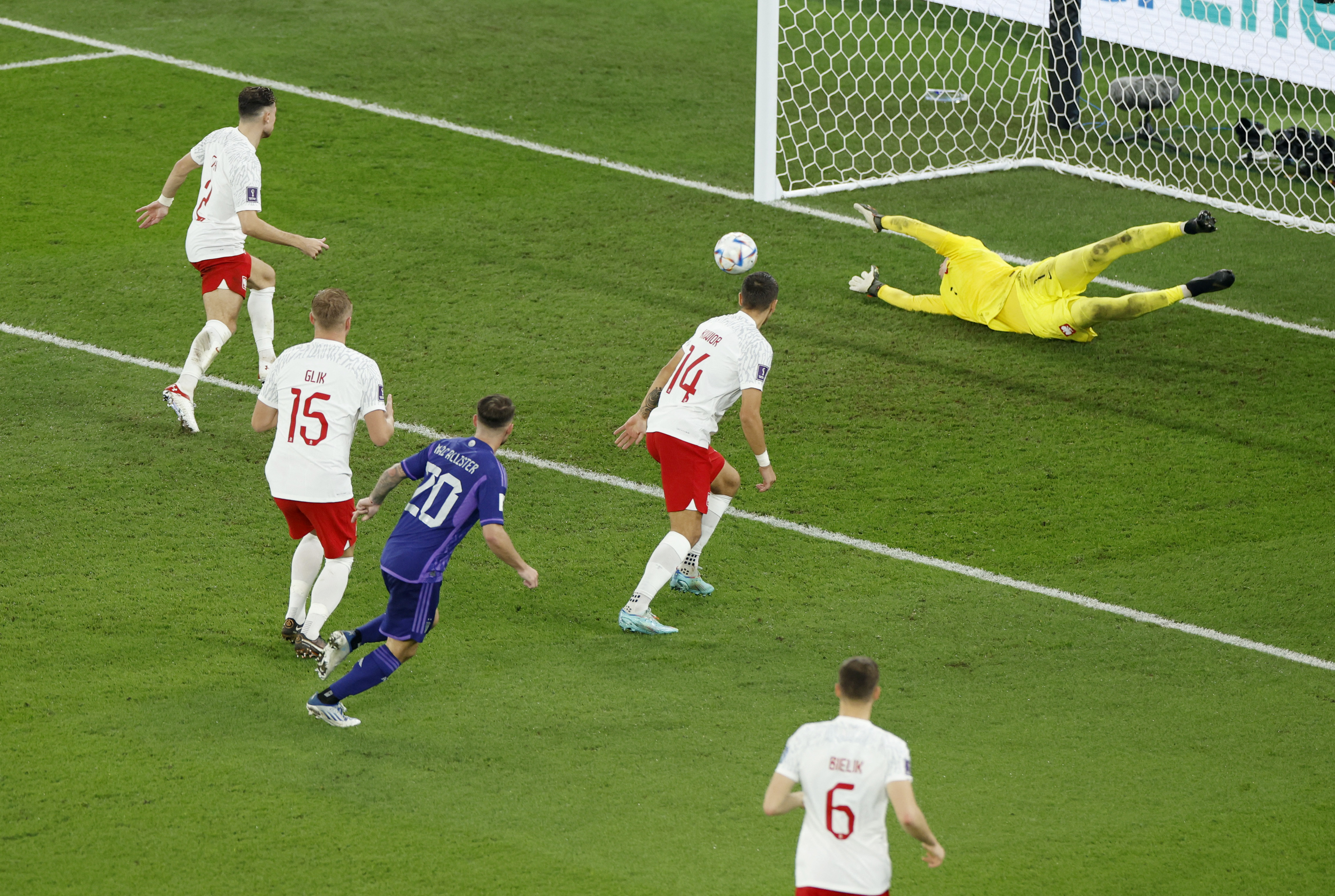 El gol de Alexis Mac Allister con el que Argentina abrió el marcador. Foto: REUTERS/Issei Kato
