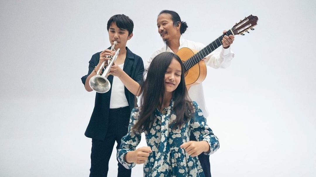 Isaac and Nora, the French children who fell in love with their interpretations in Spanish, will perform for the first time in Colombia.  The chosen cities were Bogotá and Medellín.  Taken from Instagram @isaacynora