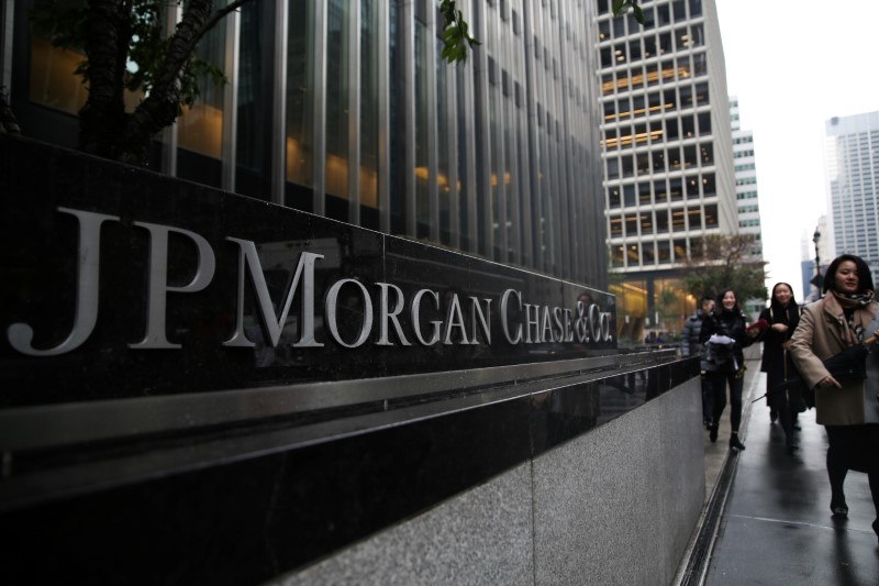 El logo de JP Morgan Chase Bank en su sede en Manhattan, Nueva York, EE. UU., 13 de noviembre de 2017. Foto de archivo. REUTERS / Amr Alfiky