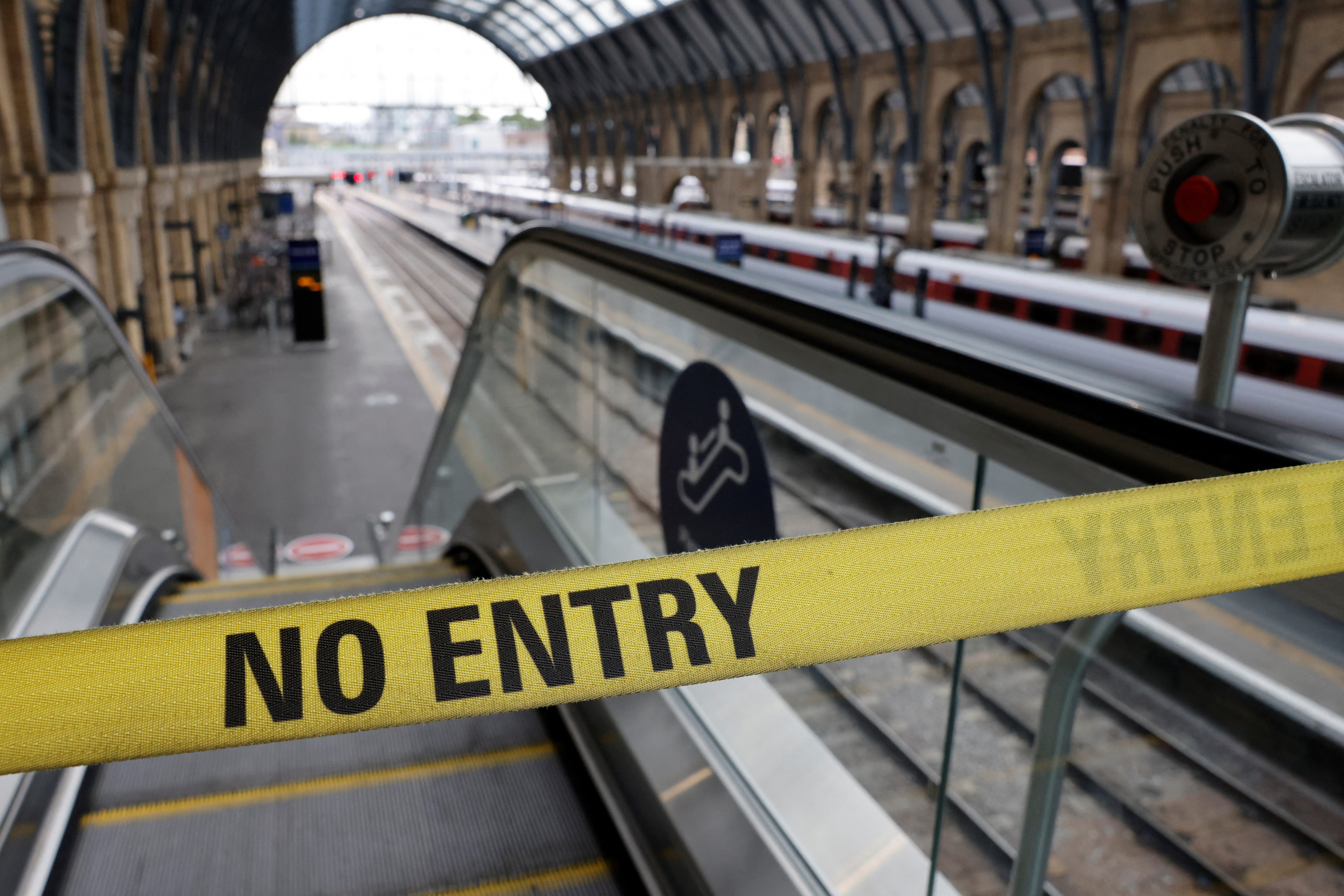 Cierre de plataforma en la estación King's Cross (AFP)