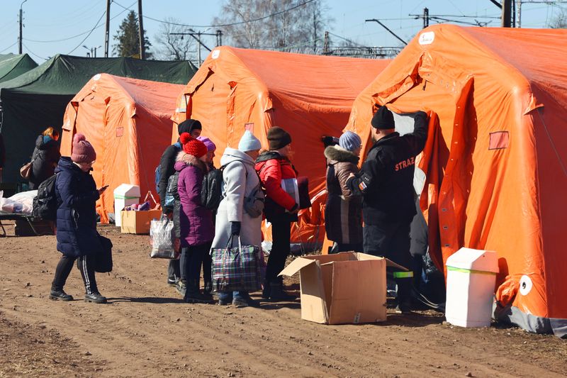 Las principales ciudades polacas están desbordadas en su capacidad por la  oleada de refugiados ucranianos - Infobae
