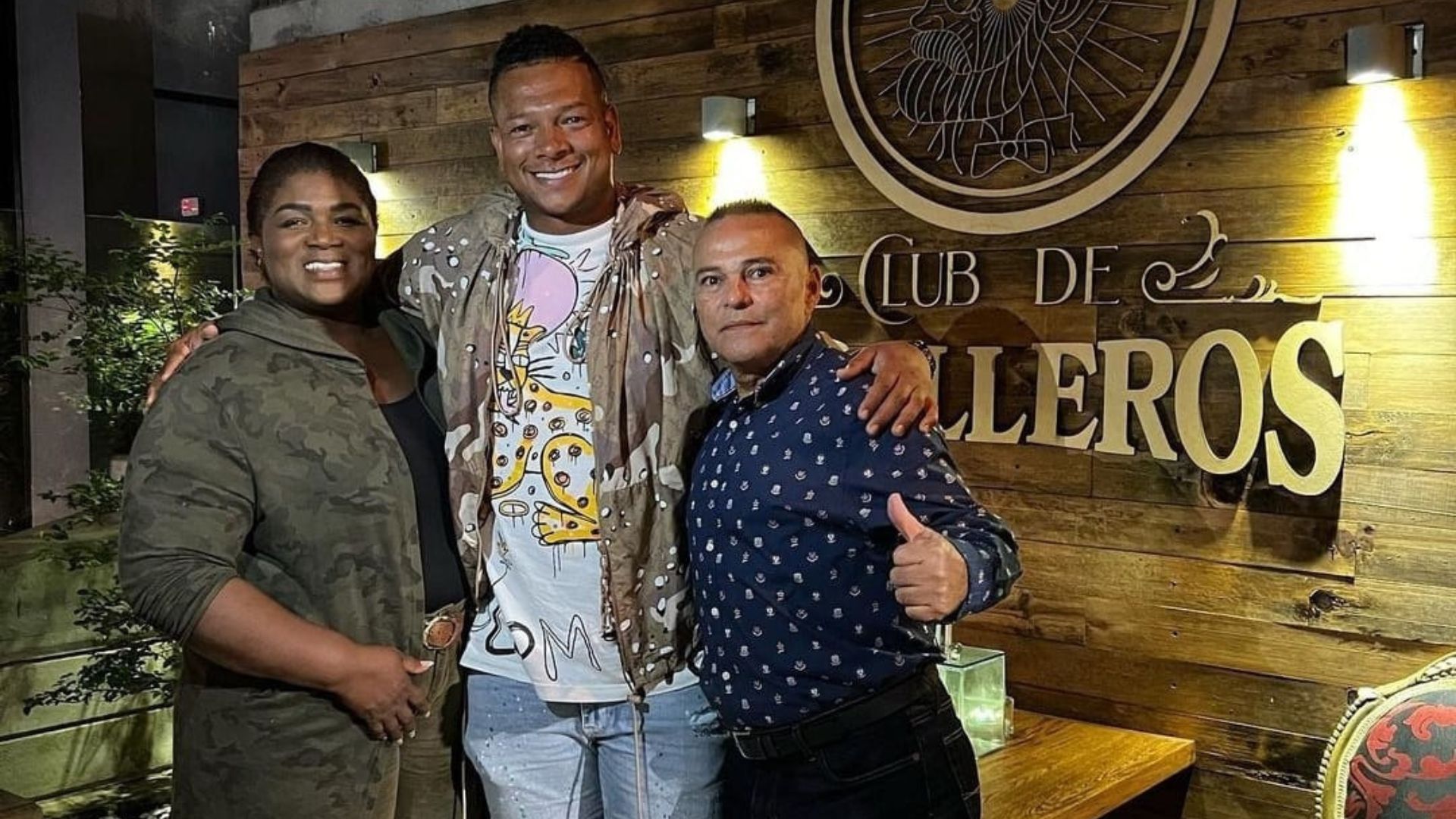 Fredy Guarín reapareció junto a sus padres tras escándalo de violencia  doméstica - Infobae