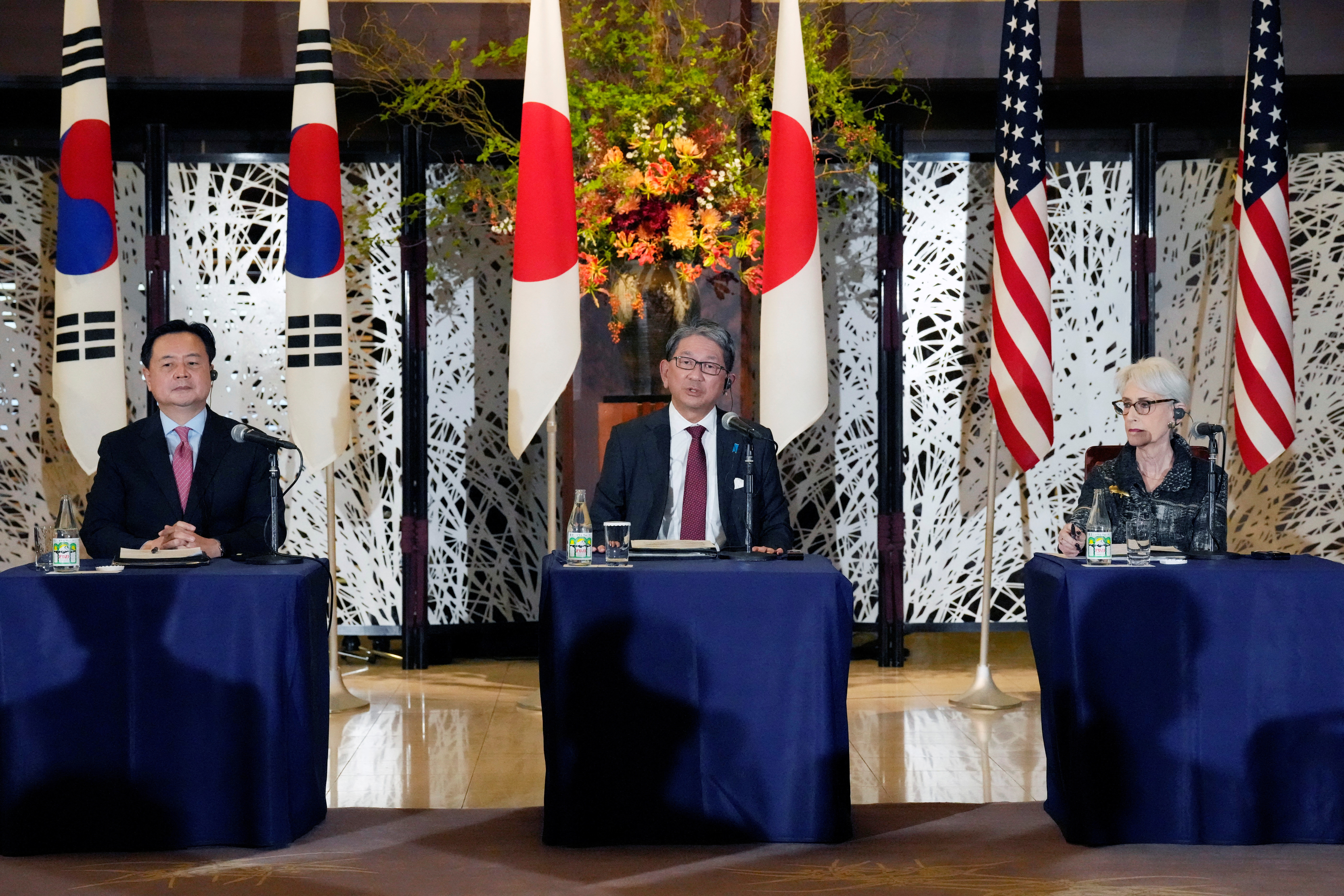 Washington, Seúl y Tokio también señalaron su intención de intensificar la presión diplomática sobre Corea del Norte, y en particular a través de sanciones adicionales sobre el ya aislado país promovidas en el Consejo de Seguridad de la ONU en caso de que llevara a cabo su séptimo test nuclear. (REUTERS)