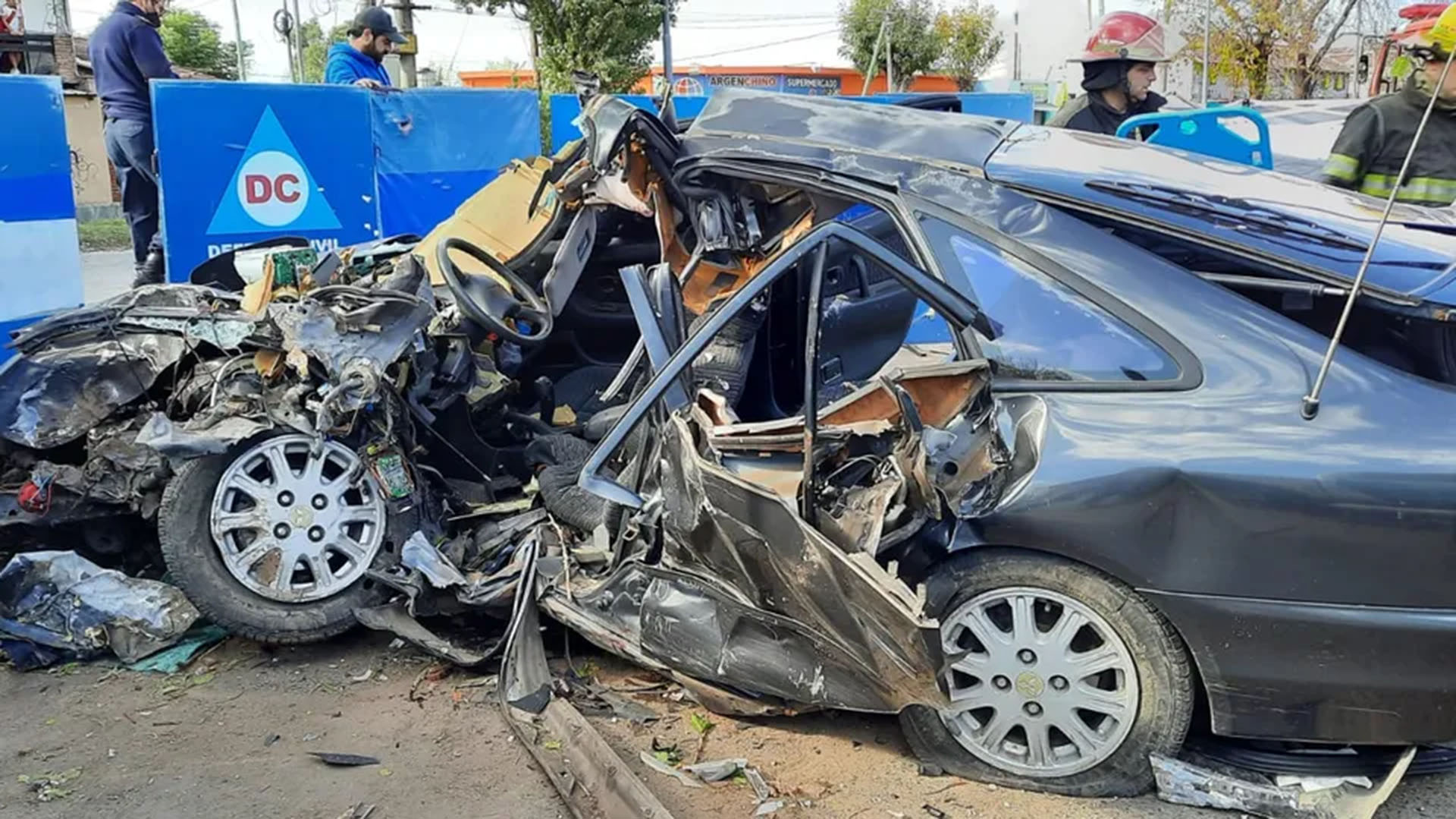 Así quedó el vehículo tras el impacto (Foto/El diario sur)