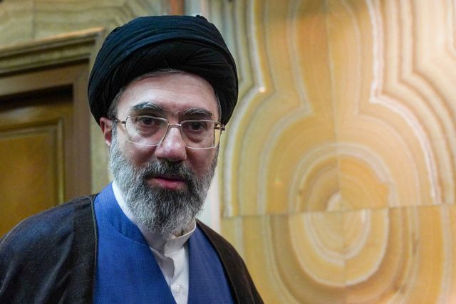Interna en el r&eacute;gimen iran&iacute;: el l&iacute;der supremo no apoyaba el acuerdo con Estados Unidos impulsado por el presidente Pezeshkian
