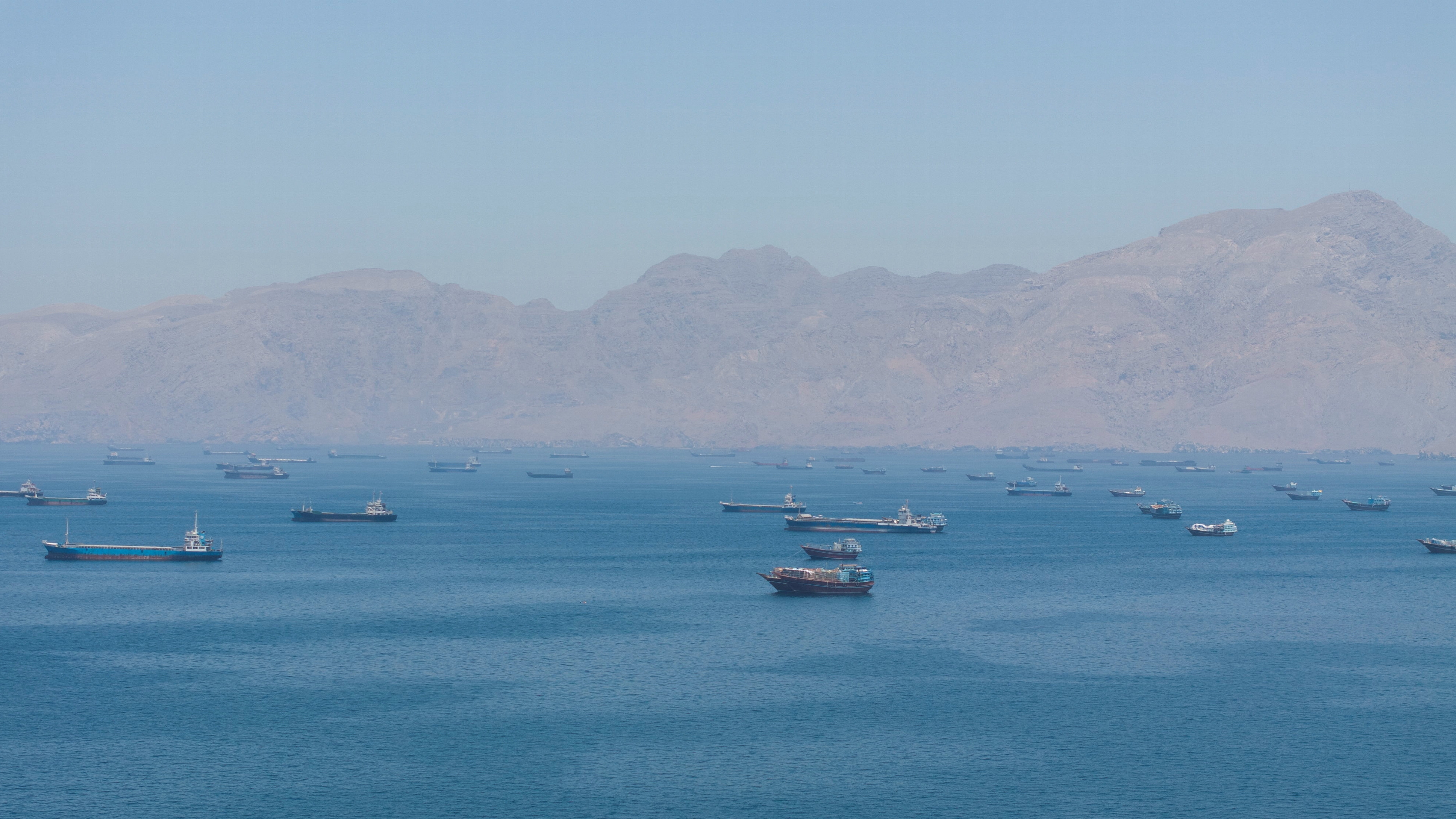 El tr&aacute;nsito de barcos por el estrecho de Ormuz est&aacute; aumentando gracias a la ayuda de Estados Unidos