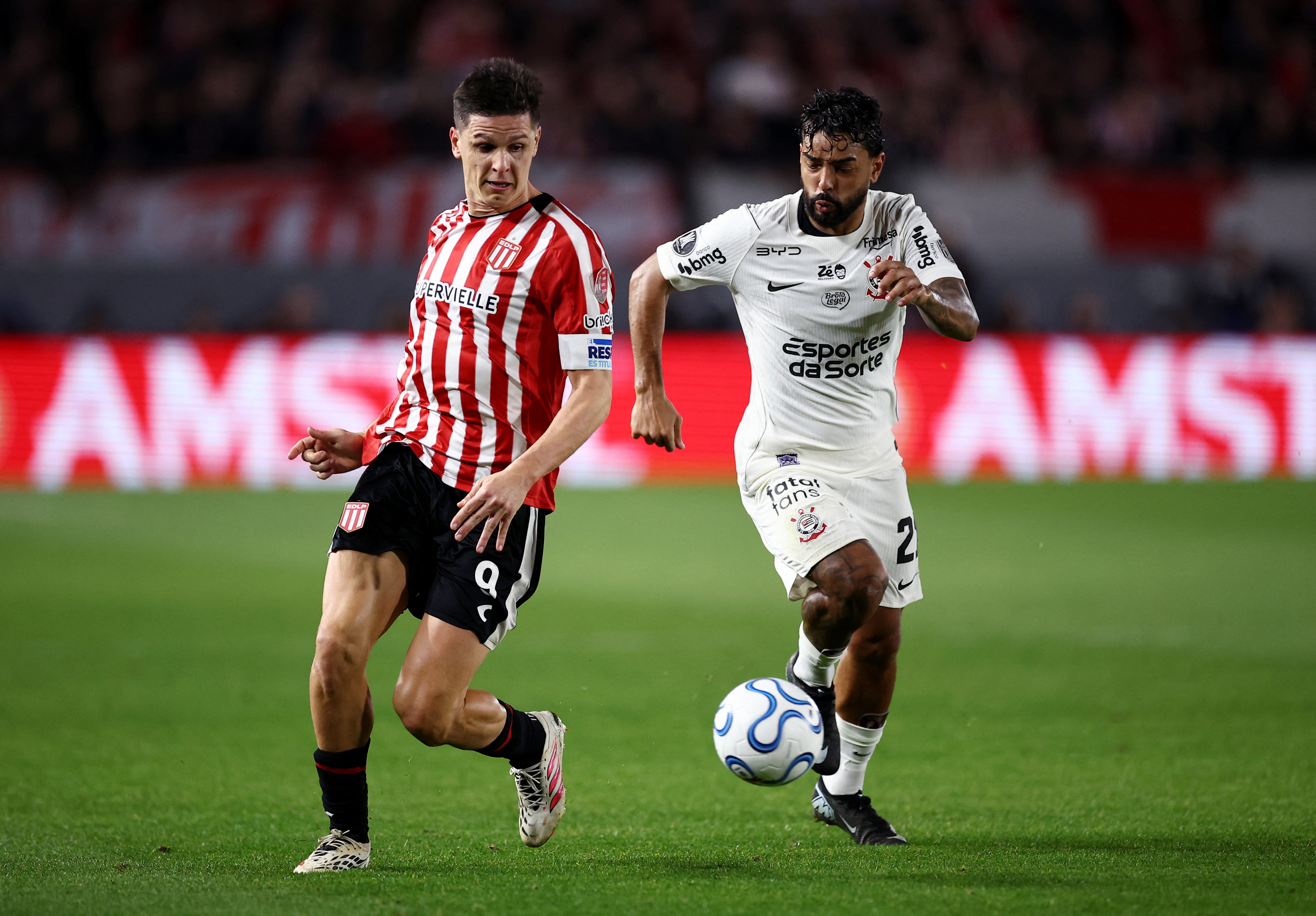 Estudiantes buscará la clasificación a la semifinal de la Copa Libertadores en Brasil ante el Corinthians: hora, TV y formaciones