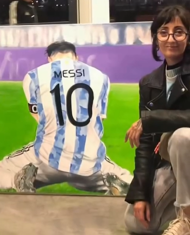 Vive en un pueblo de 300 habitantes y un gesto de Lionel Messi la convirtió en la pintora de la selección argentina: "Me cambió la vida"
