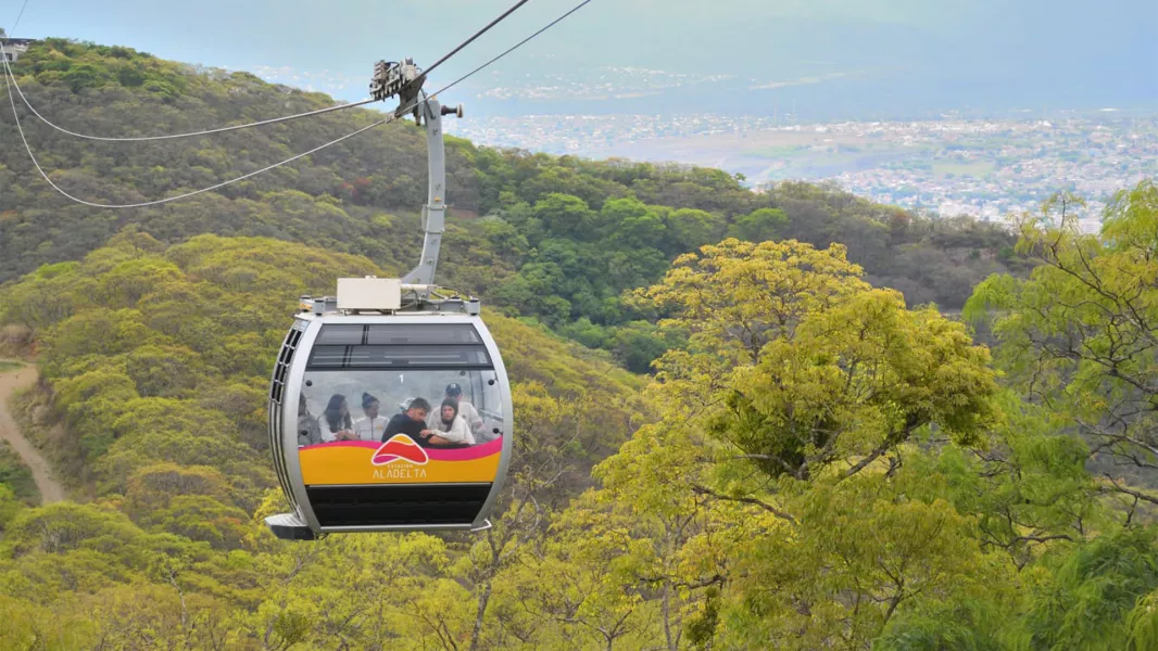Las vacunas genéticas y personalizadas contra el cáncer están cada vez más cerca: la IA redefine la frontera de la oncología