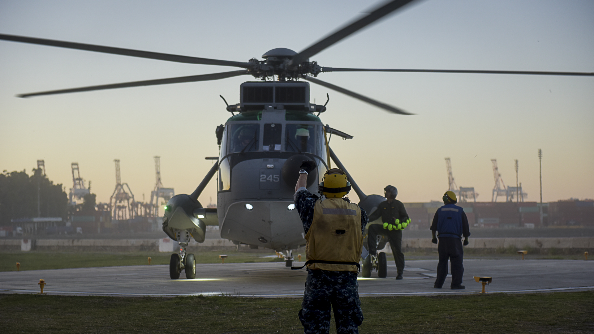 Uno de los helicópteros “Sea King” adquiridos por la Armada Argentina