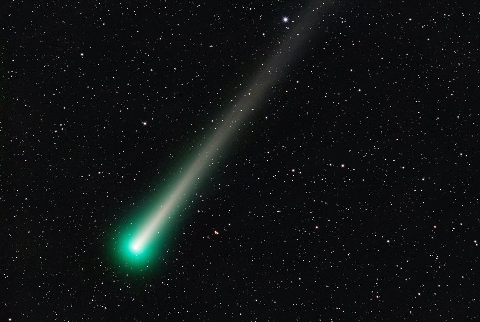 Las condiciones de contaminacin natural y artificial sern las que determinen si el cometa se podr ver, o no, desde la Tierra, por medio de telescopios (Adam Block/Steward Observatory/University of Arizona)